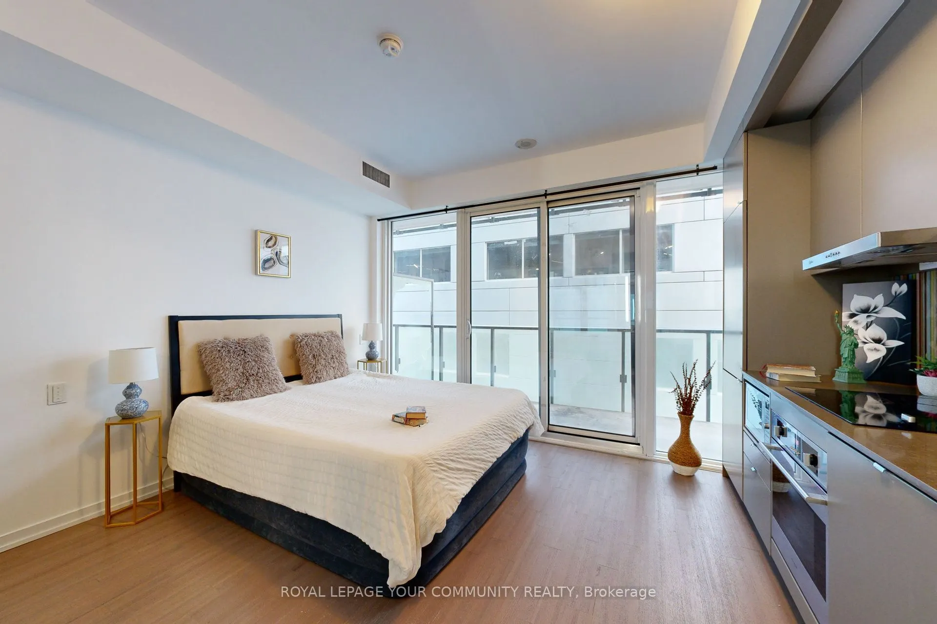 101 Peter Street #602
