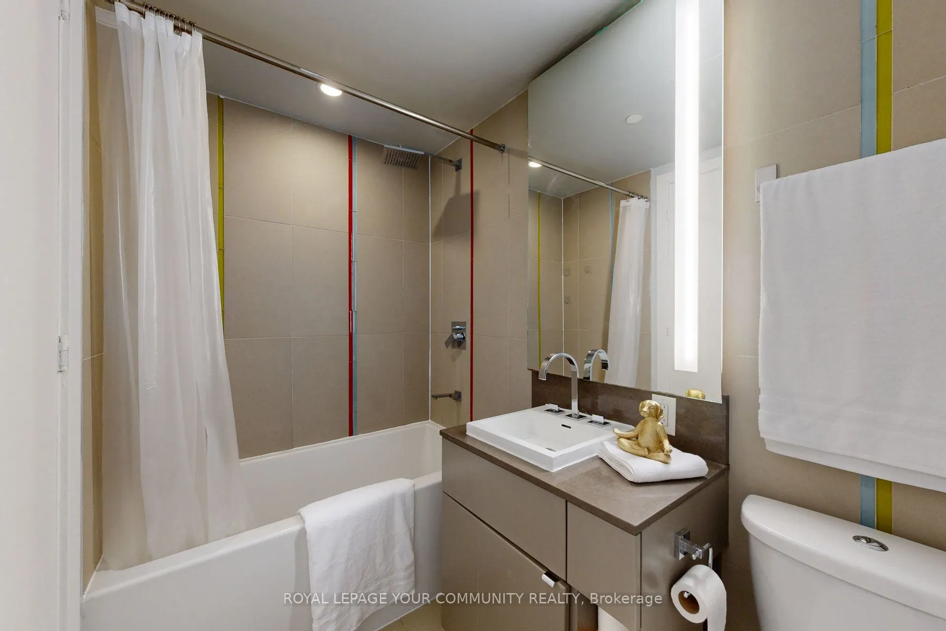 101 Peter Street #602