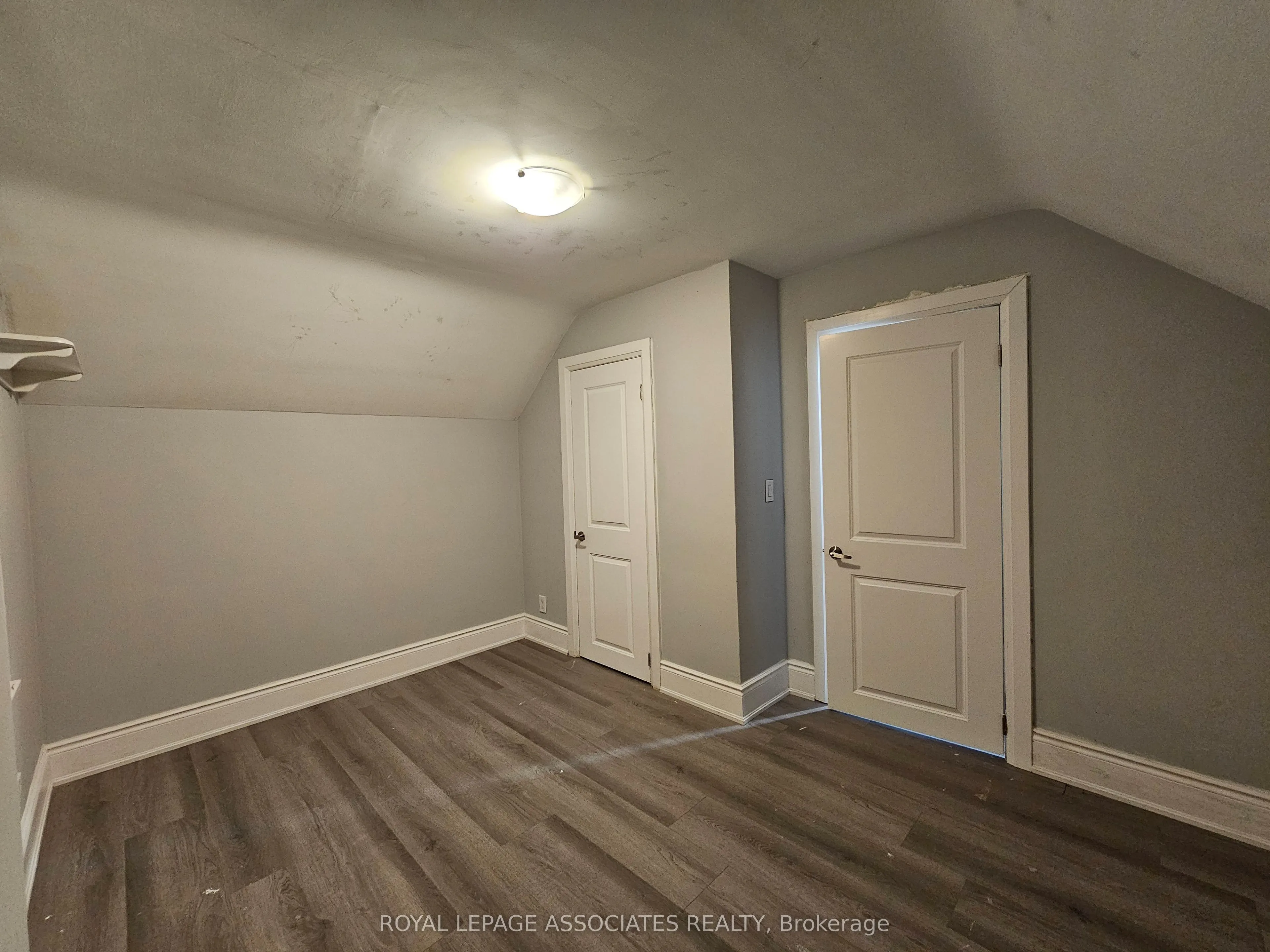559 Ritson Road S