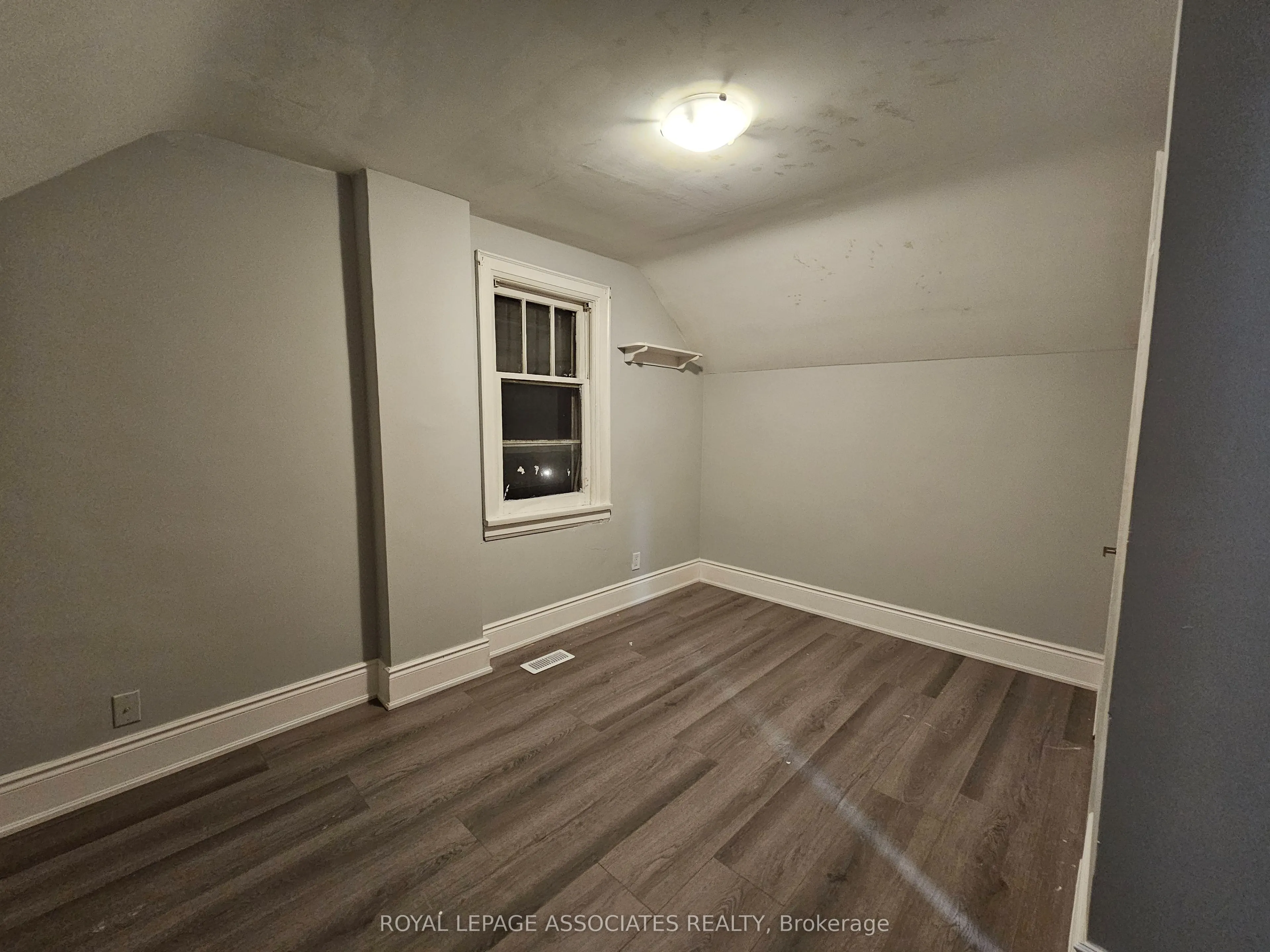 559 Ritson Road S