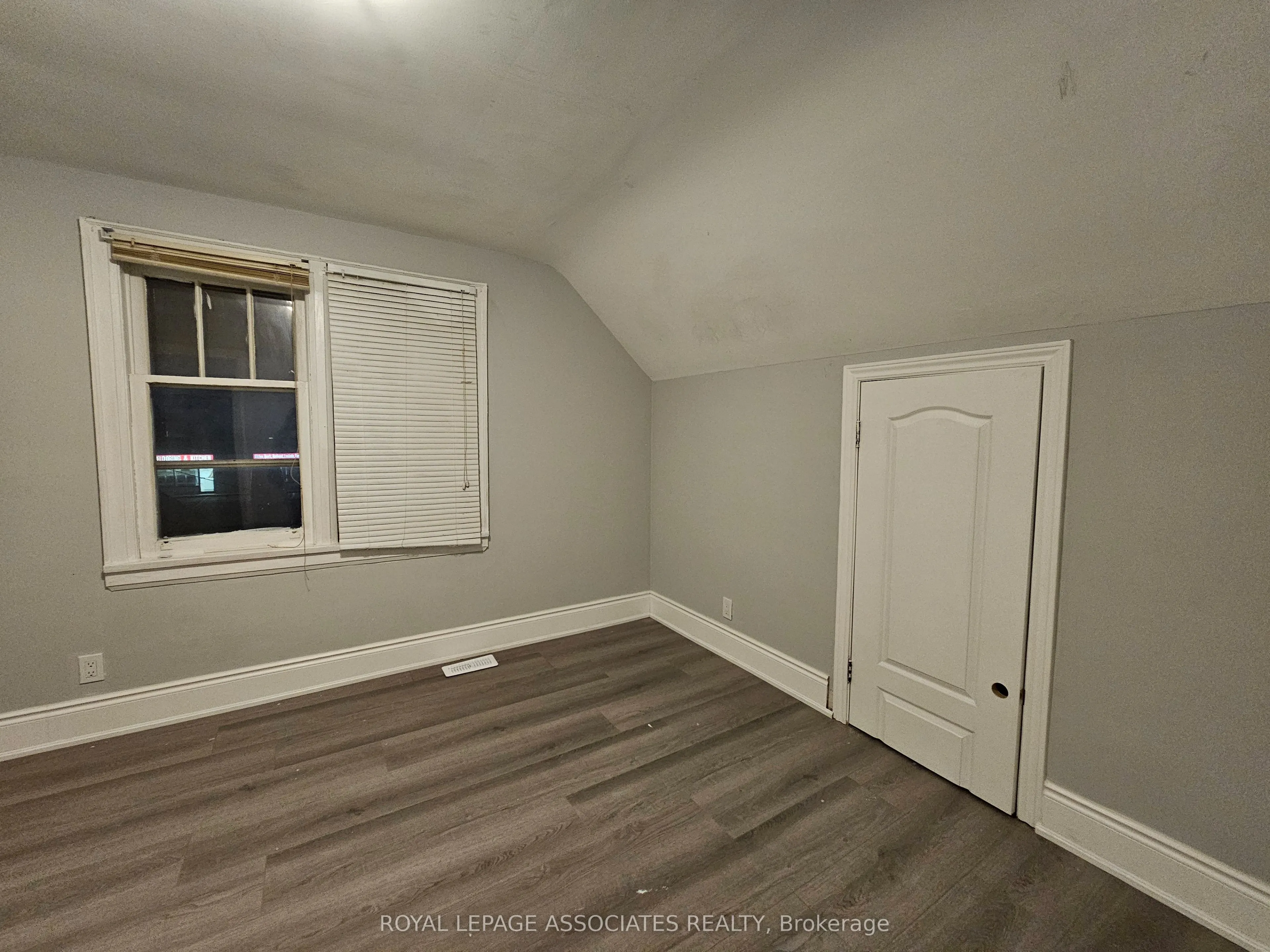 559 Ritson Road S
