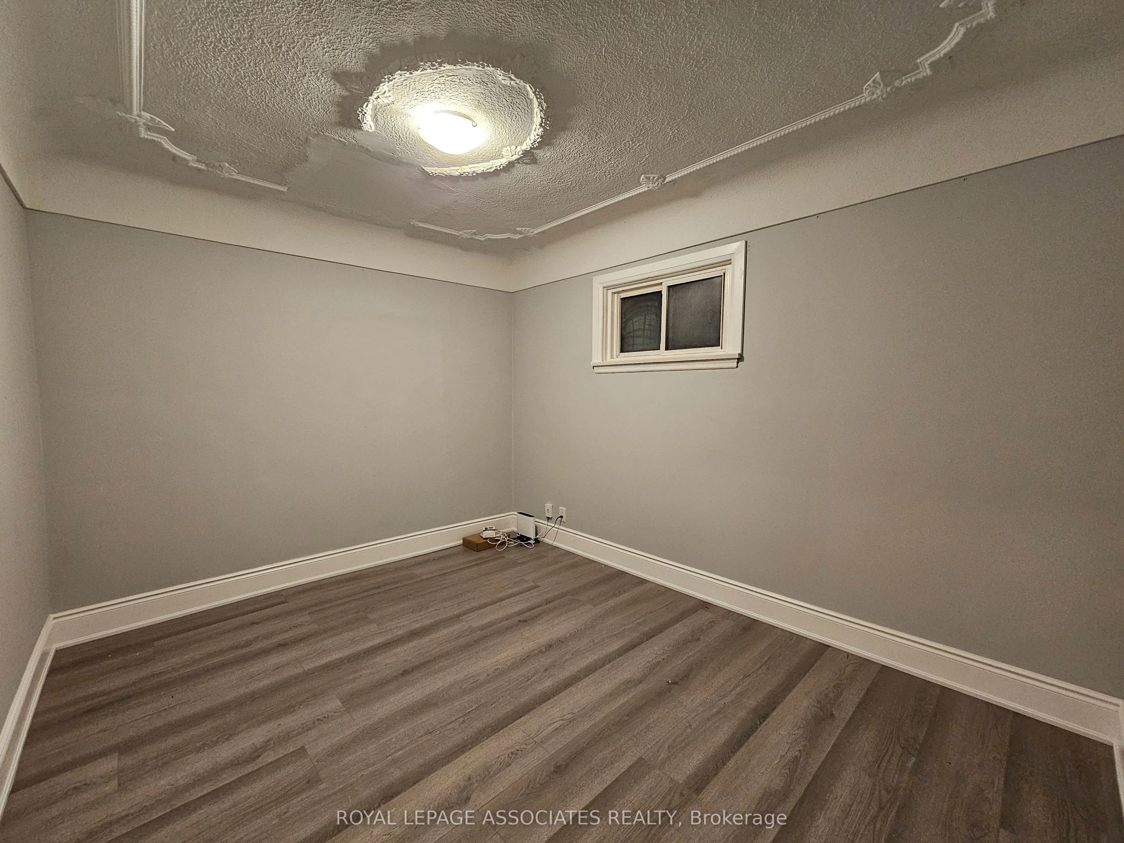 559 Ritson Road S