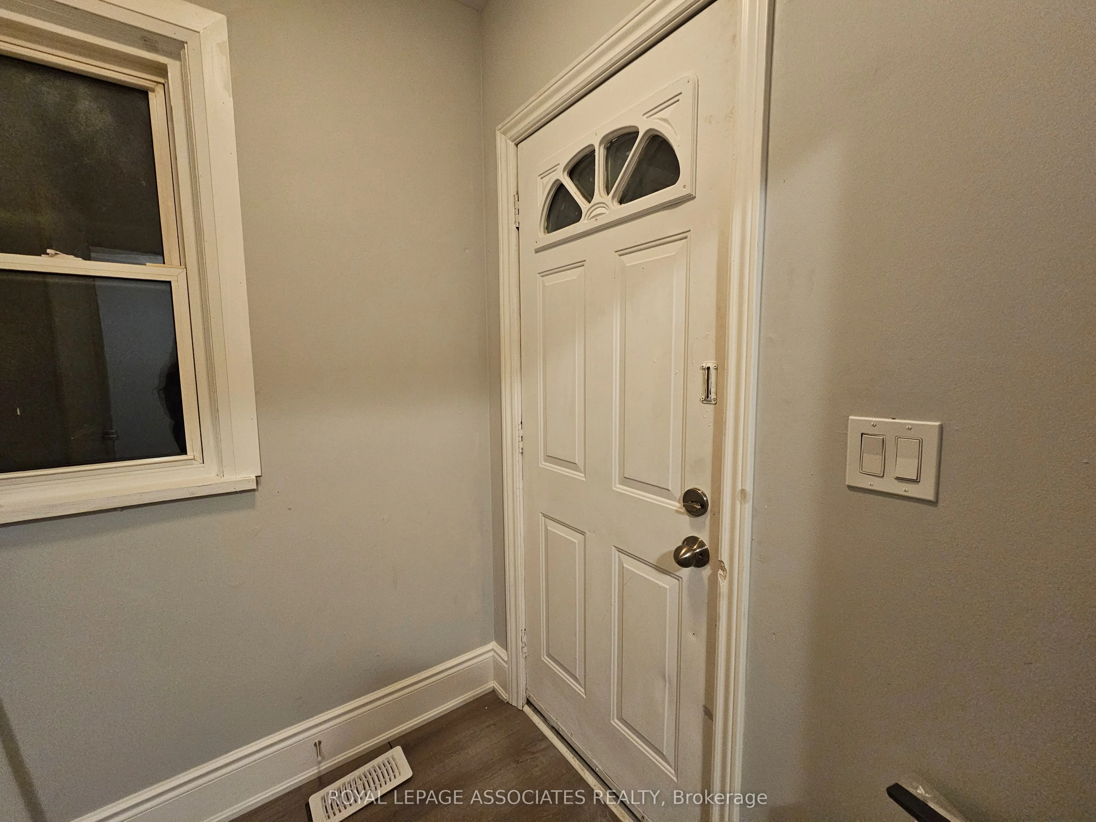 559 Ritson Road S