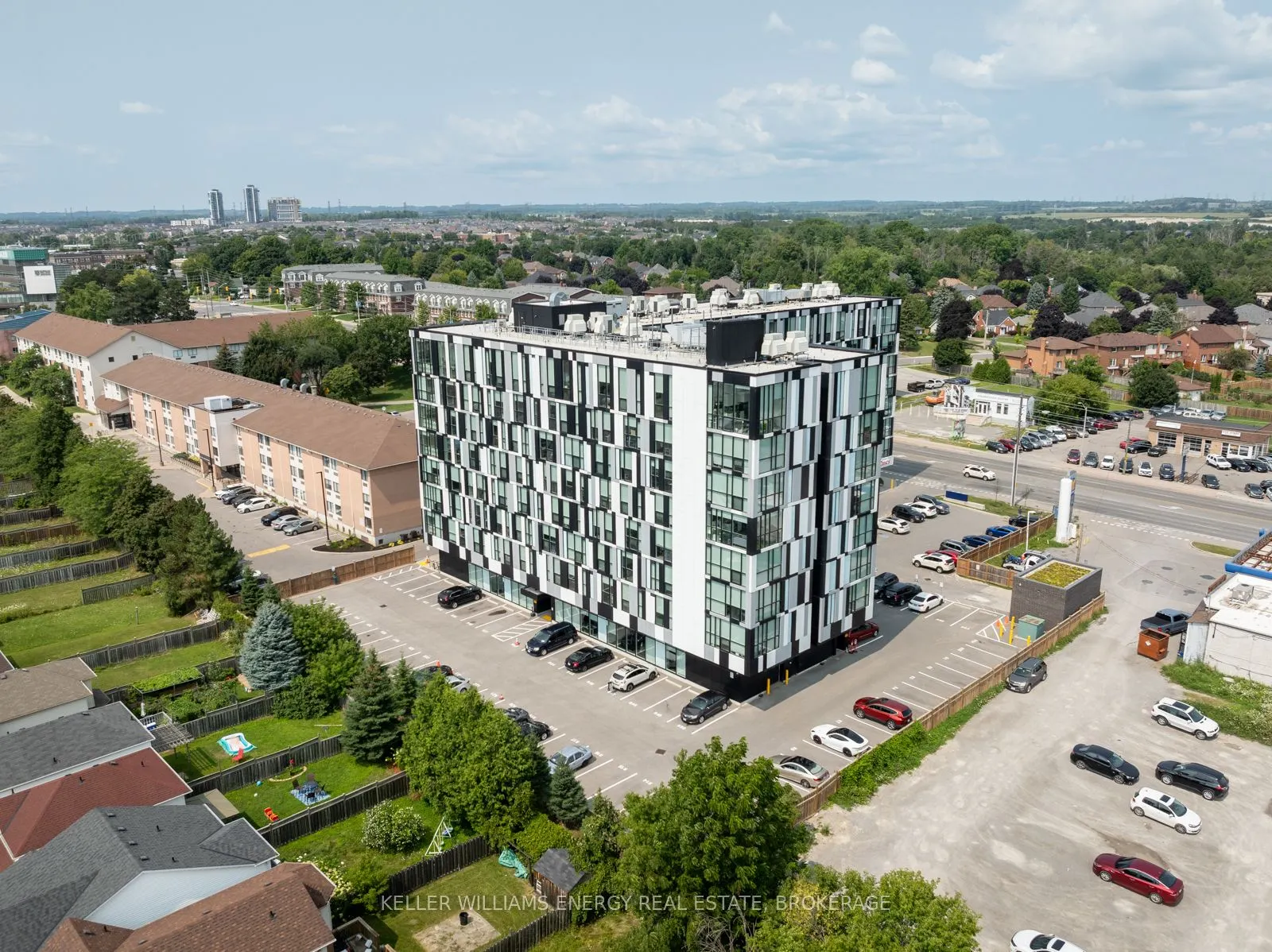 1900 Simcoe Street N #839