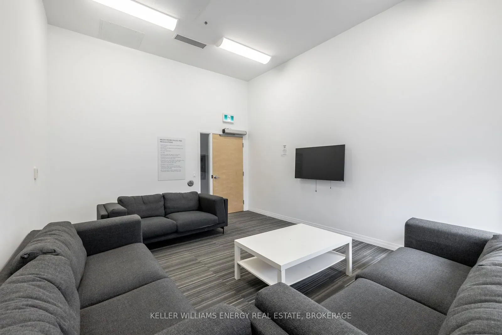 1900 Simcoe Street N #839