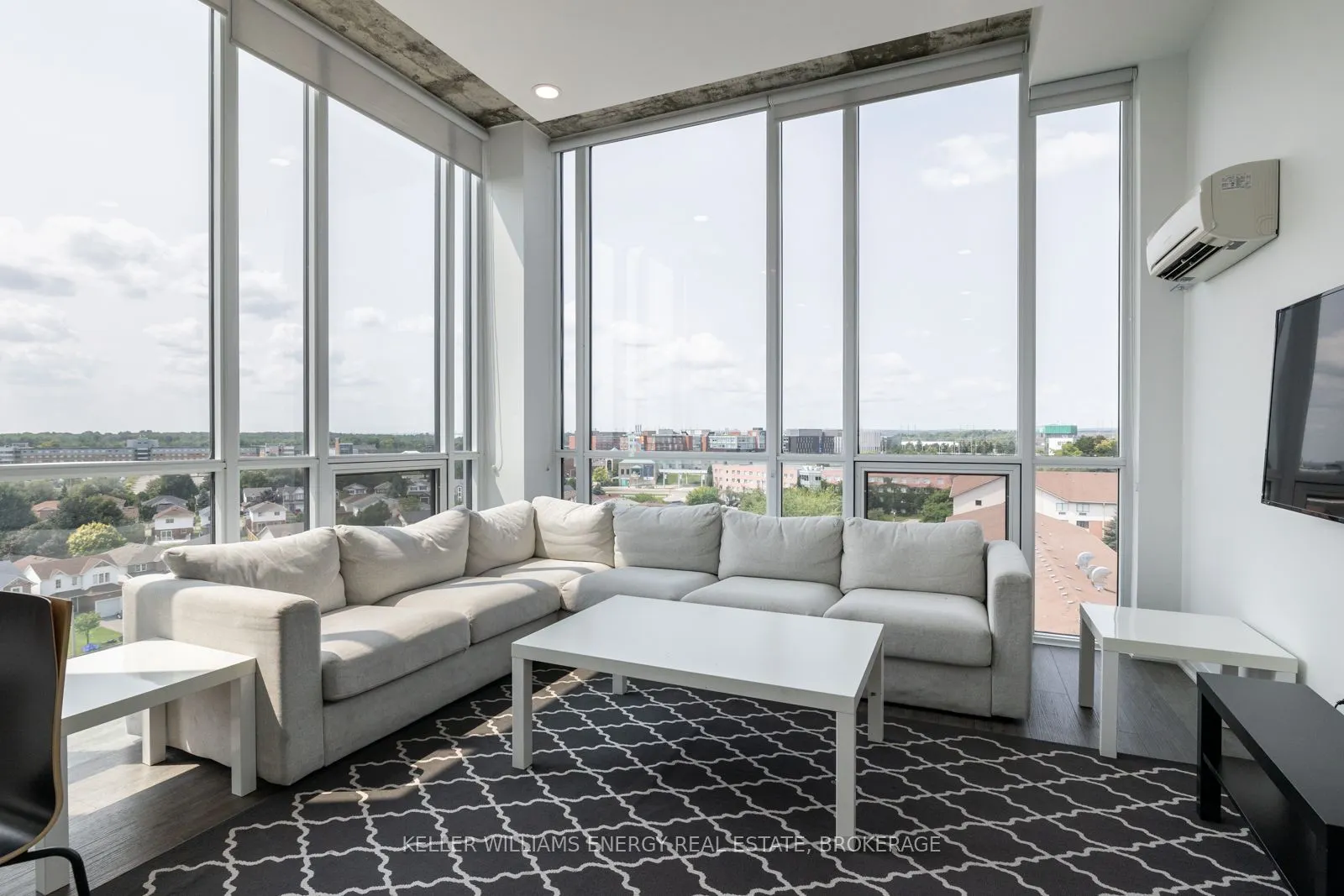 1900 Simcoe Street N #839