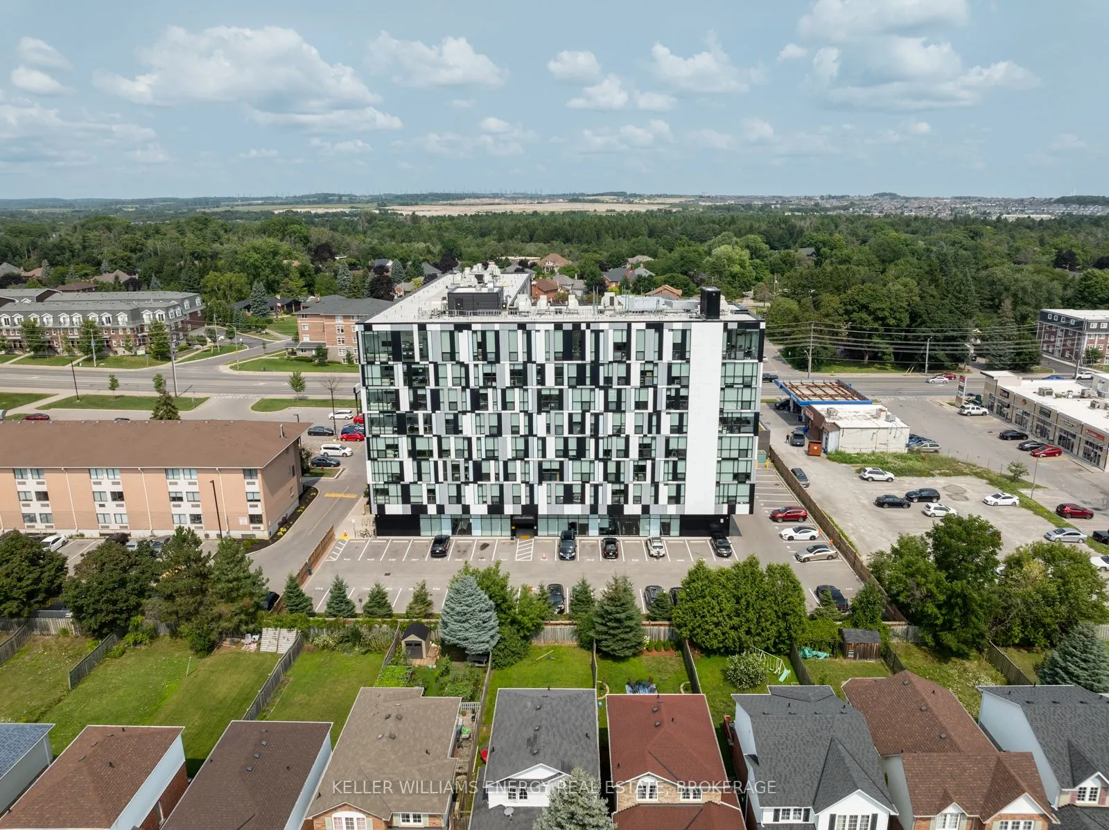 1900 Simcoe Street N #839