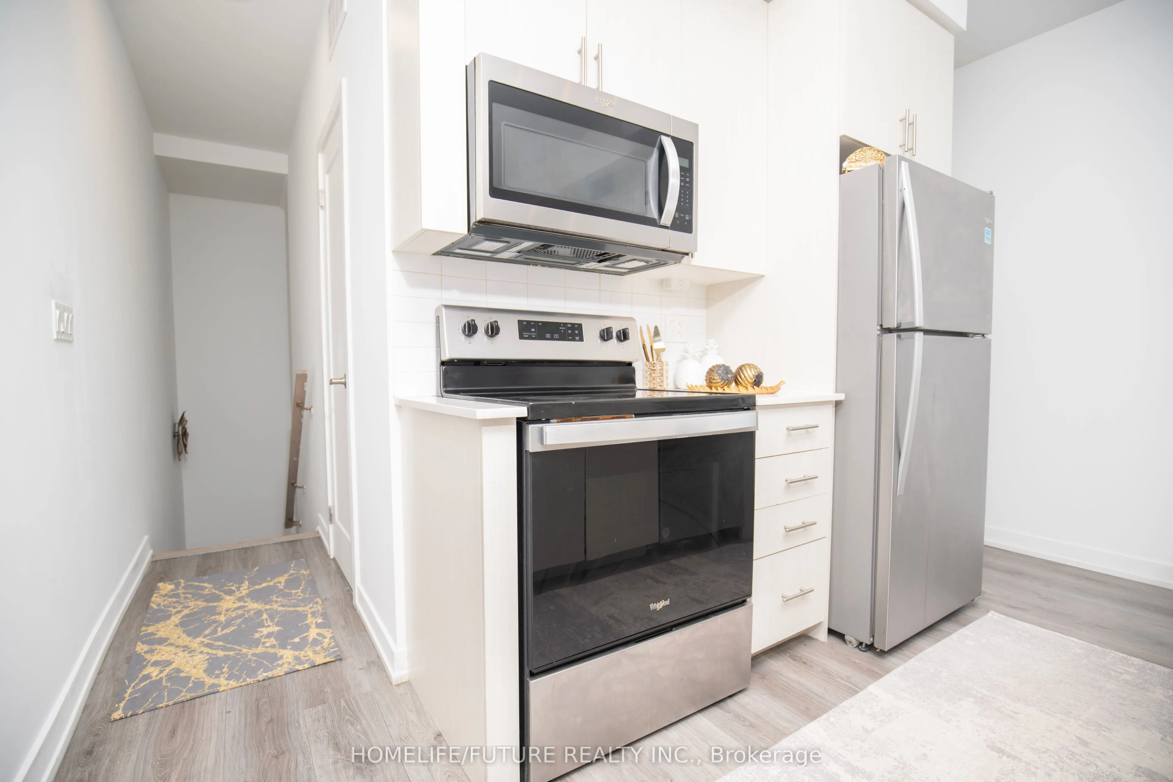 3686 St Clair Avenue E #105