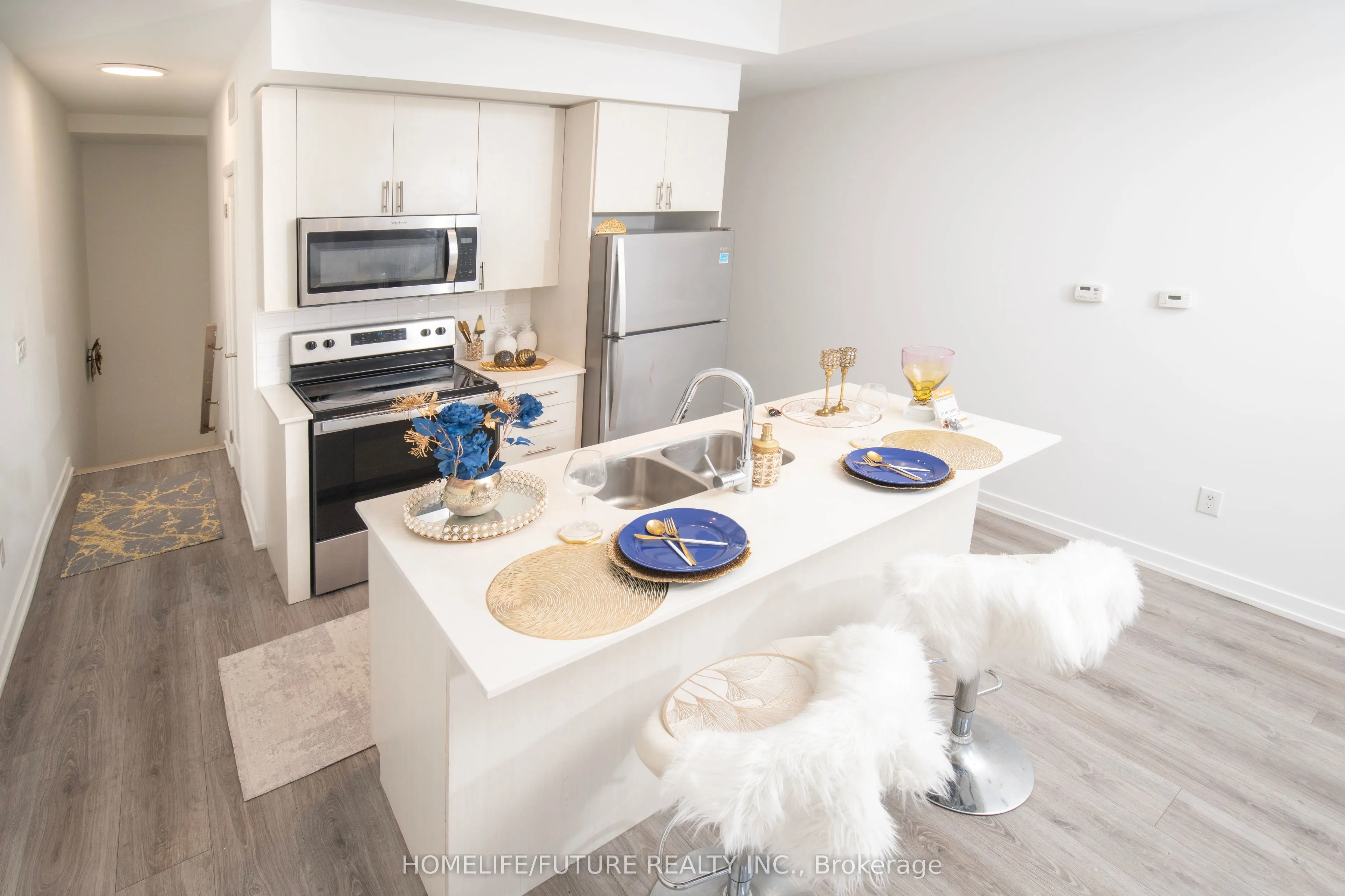 3686 St Clair Avenue E #105