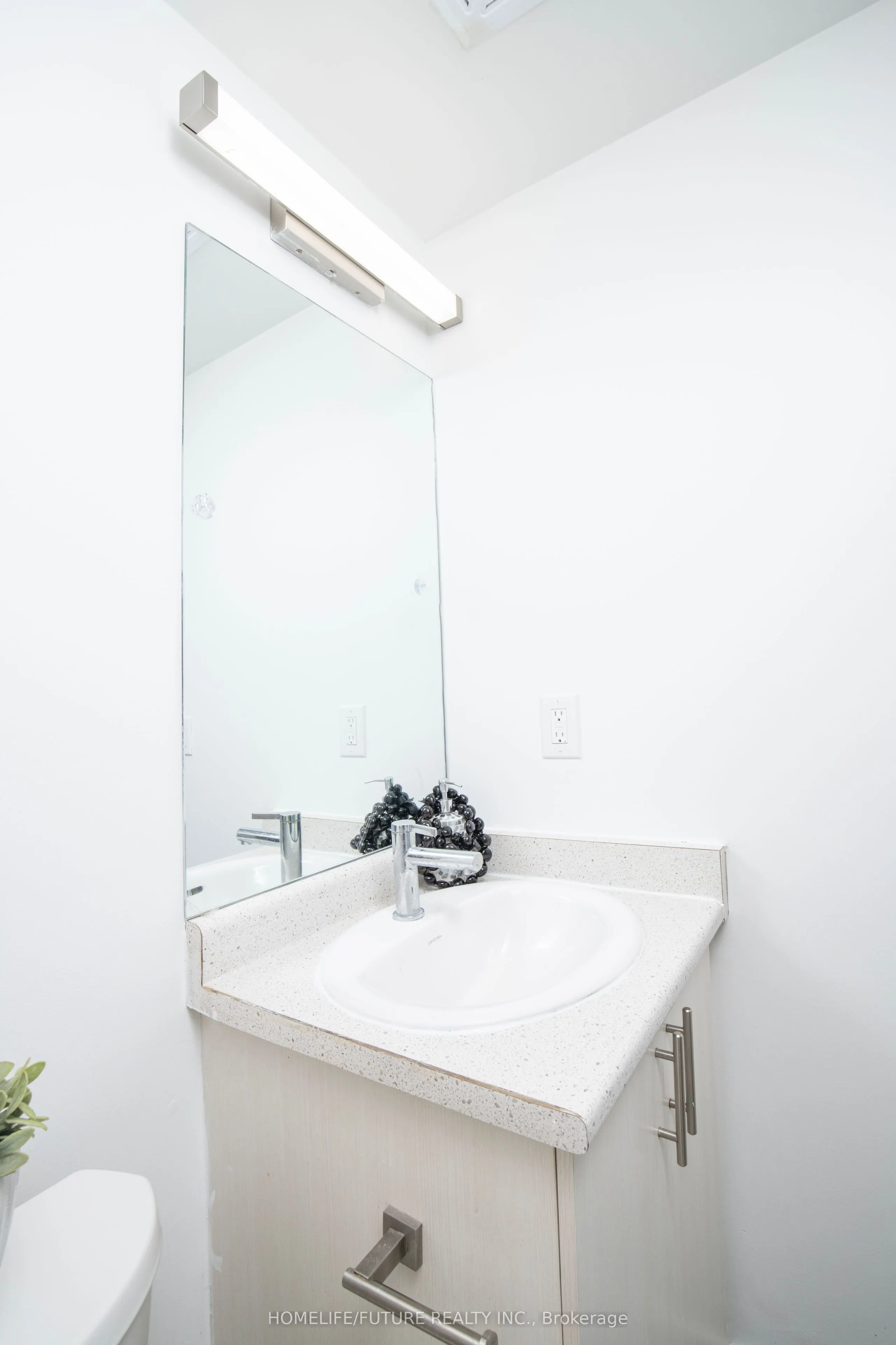 3686 St Clair Avenue E #105