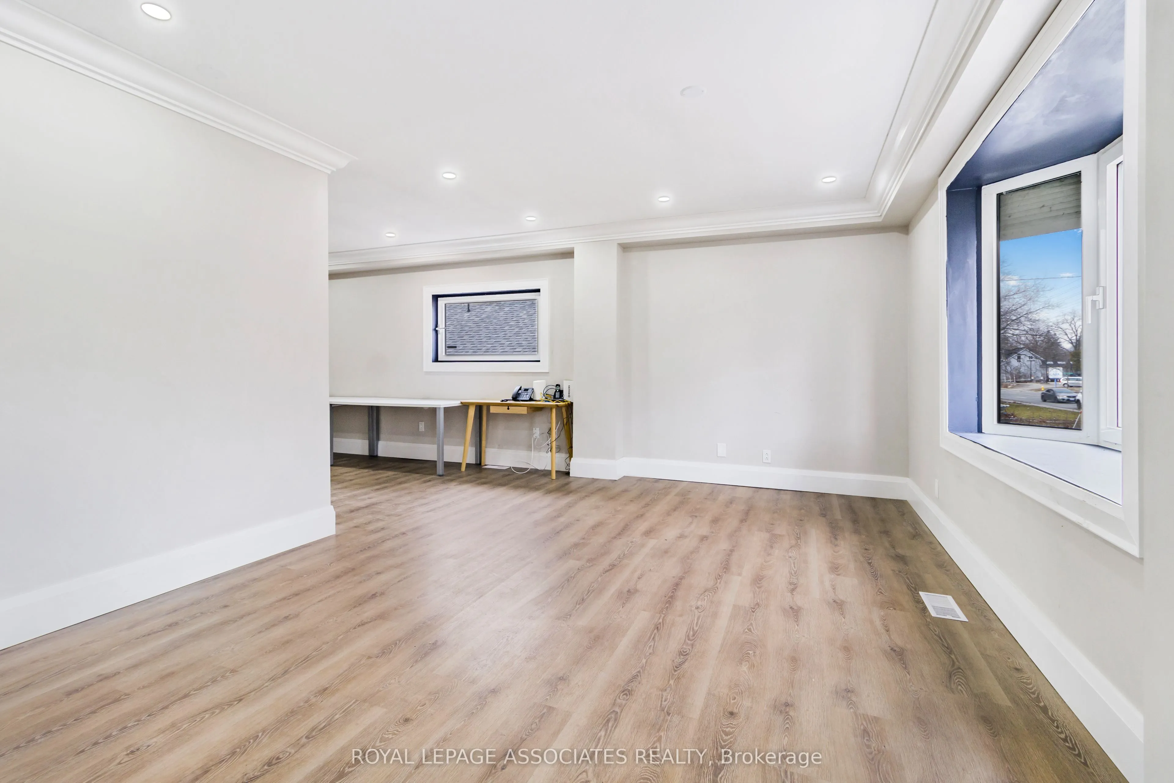 515 Kingston Road W