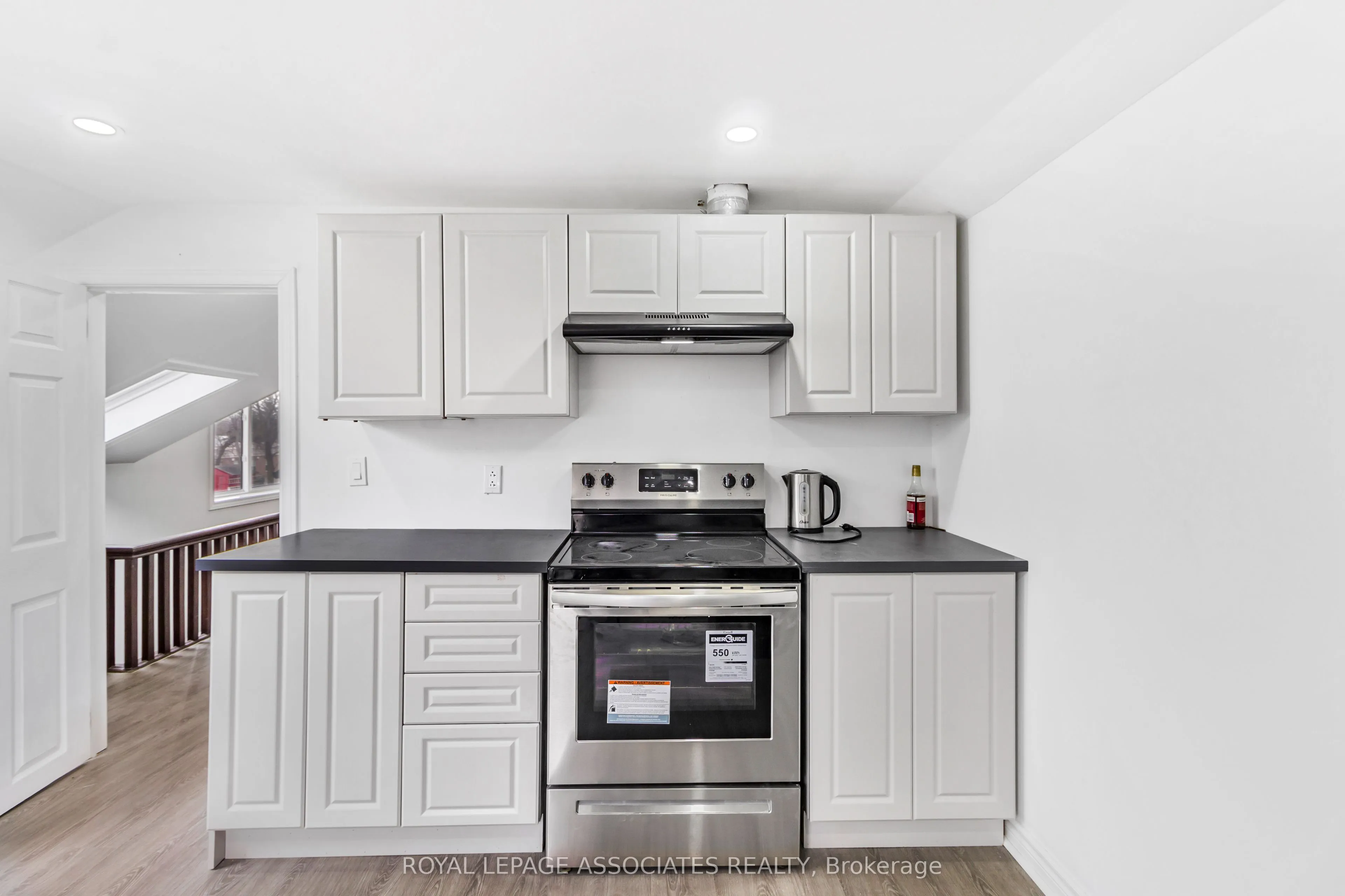 515 Kingston Road W