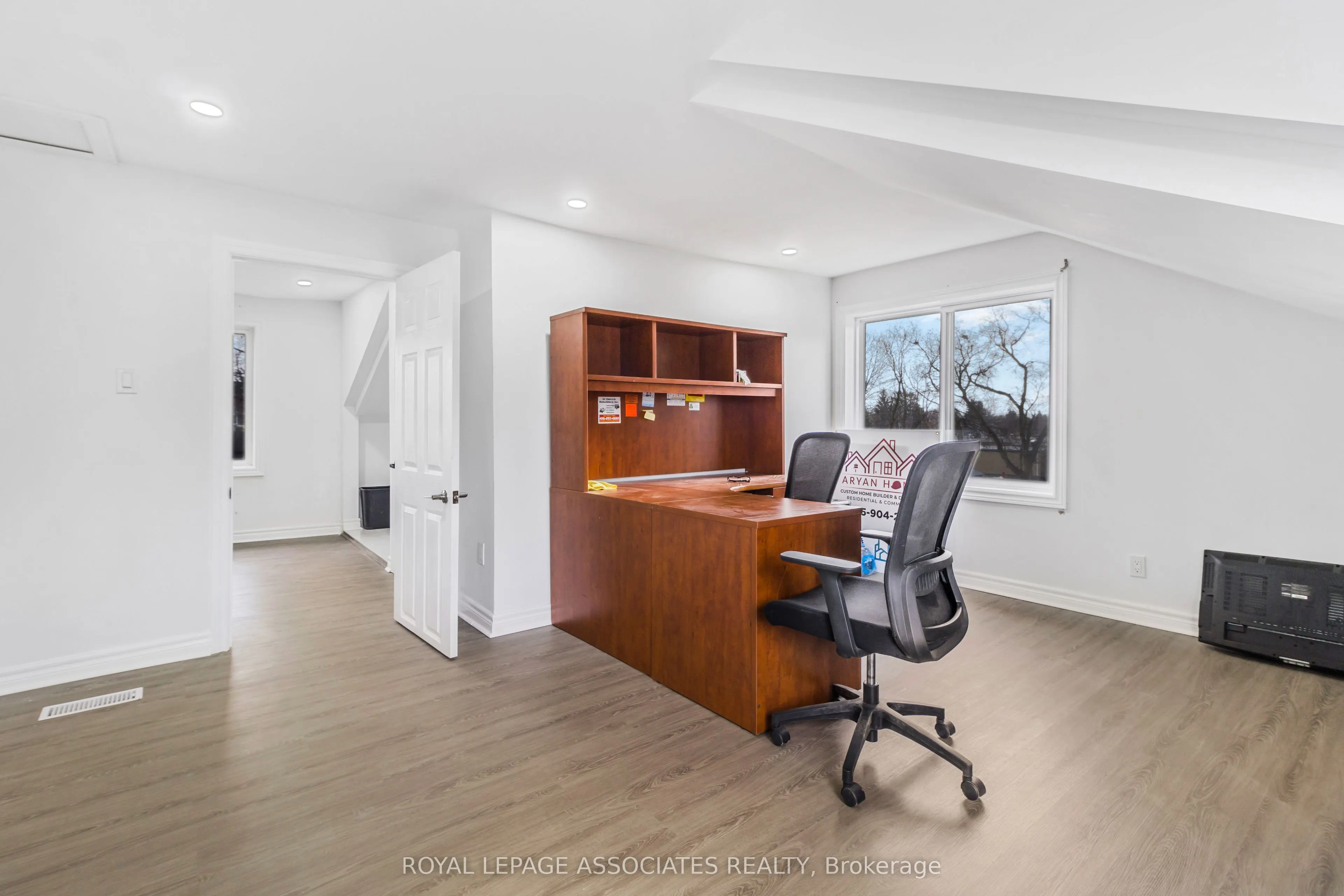 515 Kingston Road W