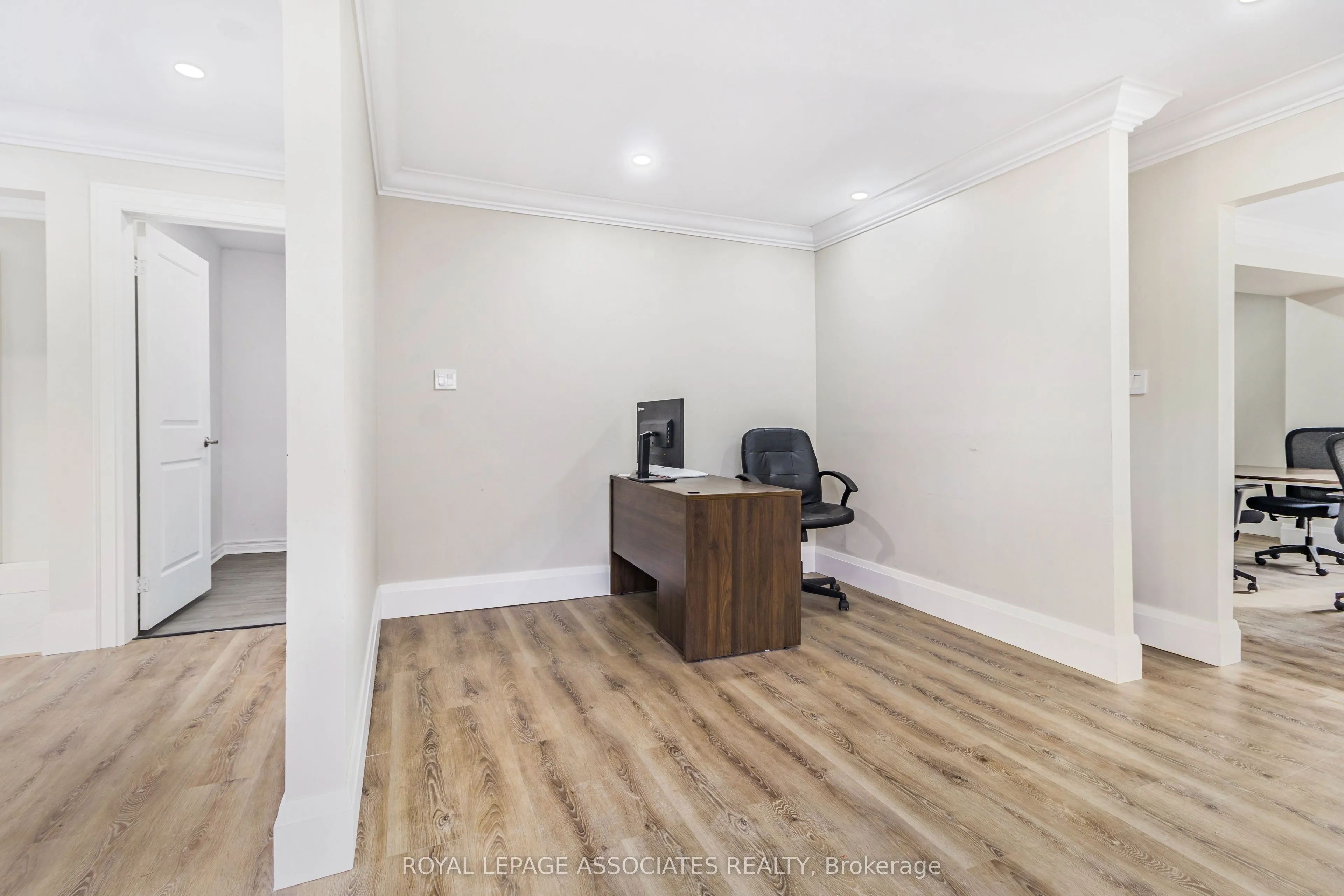 515 Kingston Road W