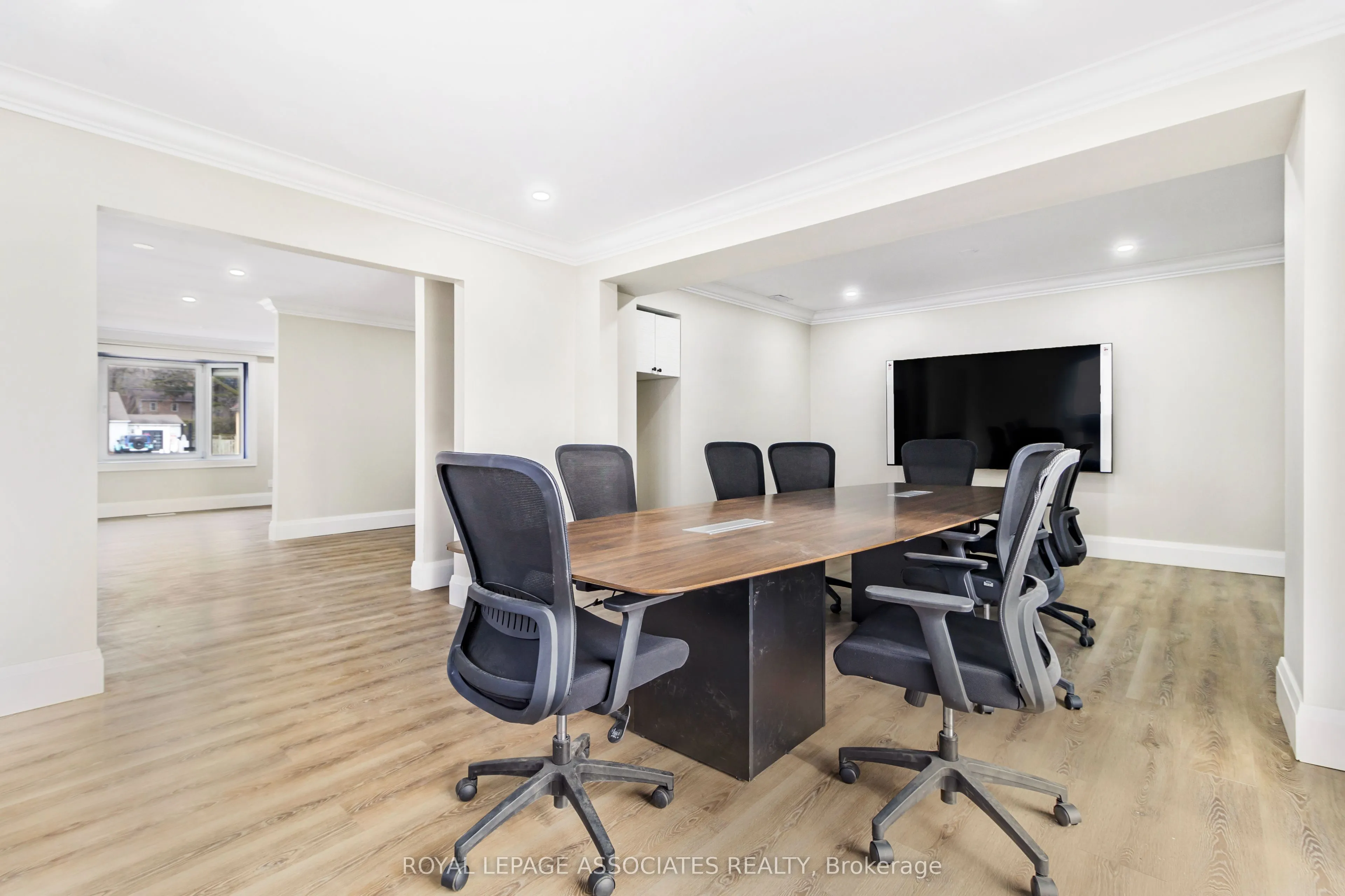 515 Kingston Road W