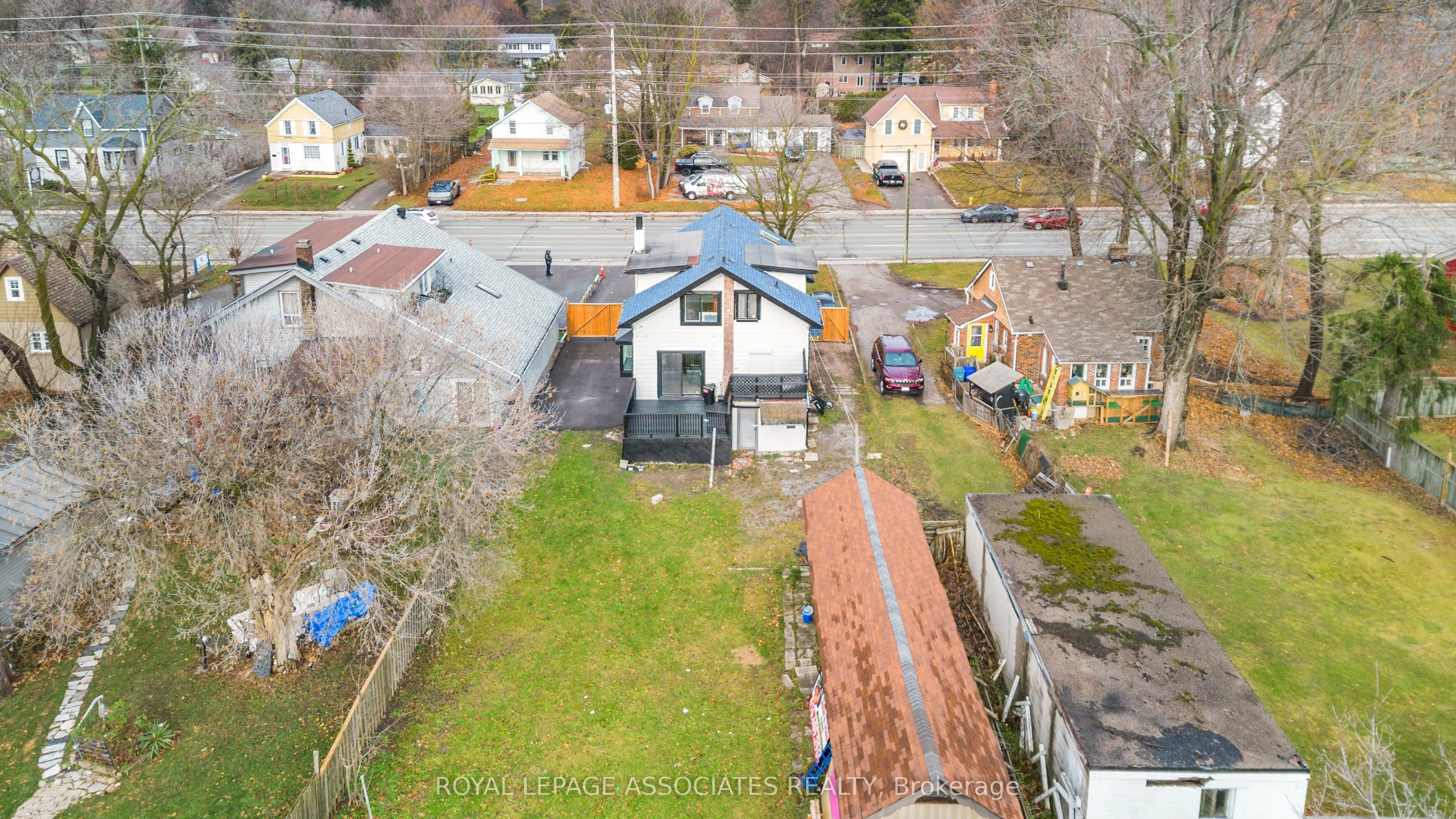 515 Kingston Road W