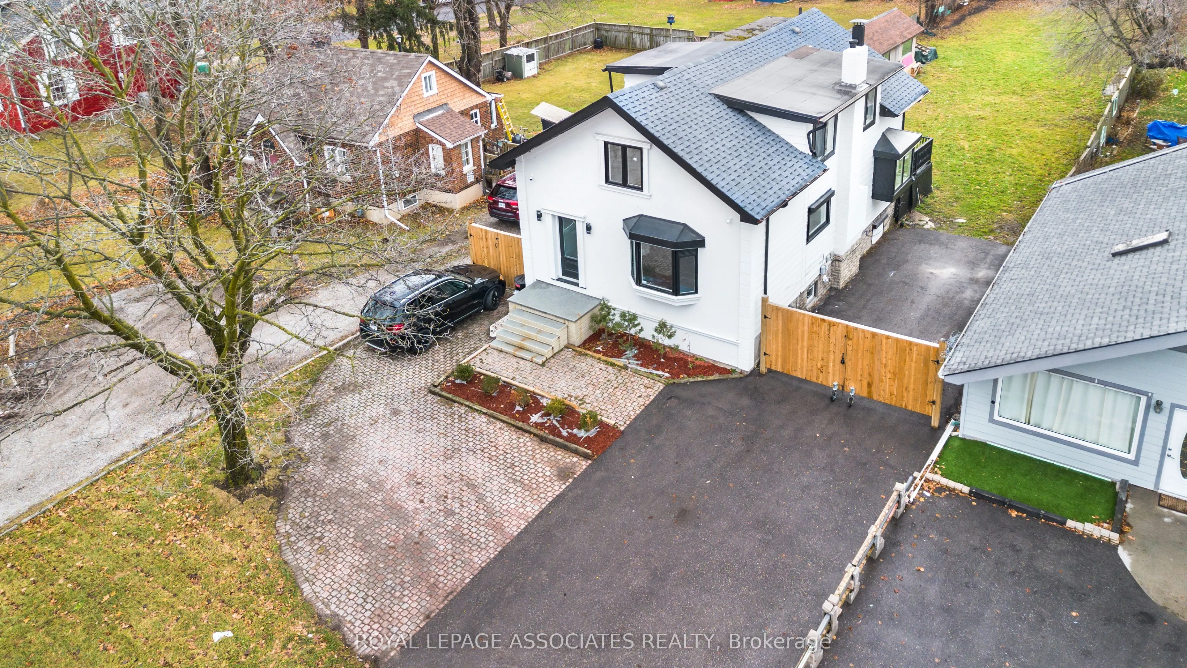 515 Kingston Road W