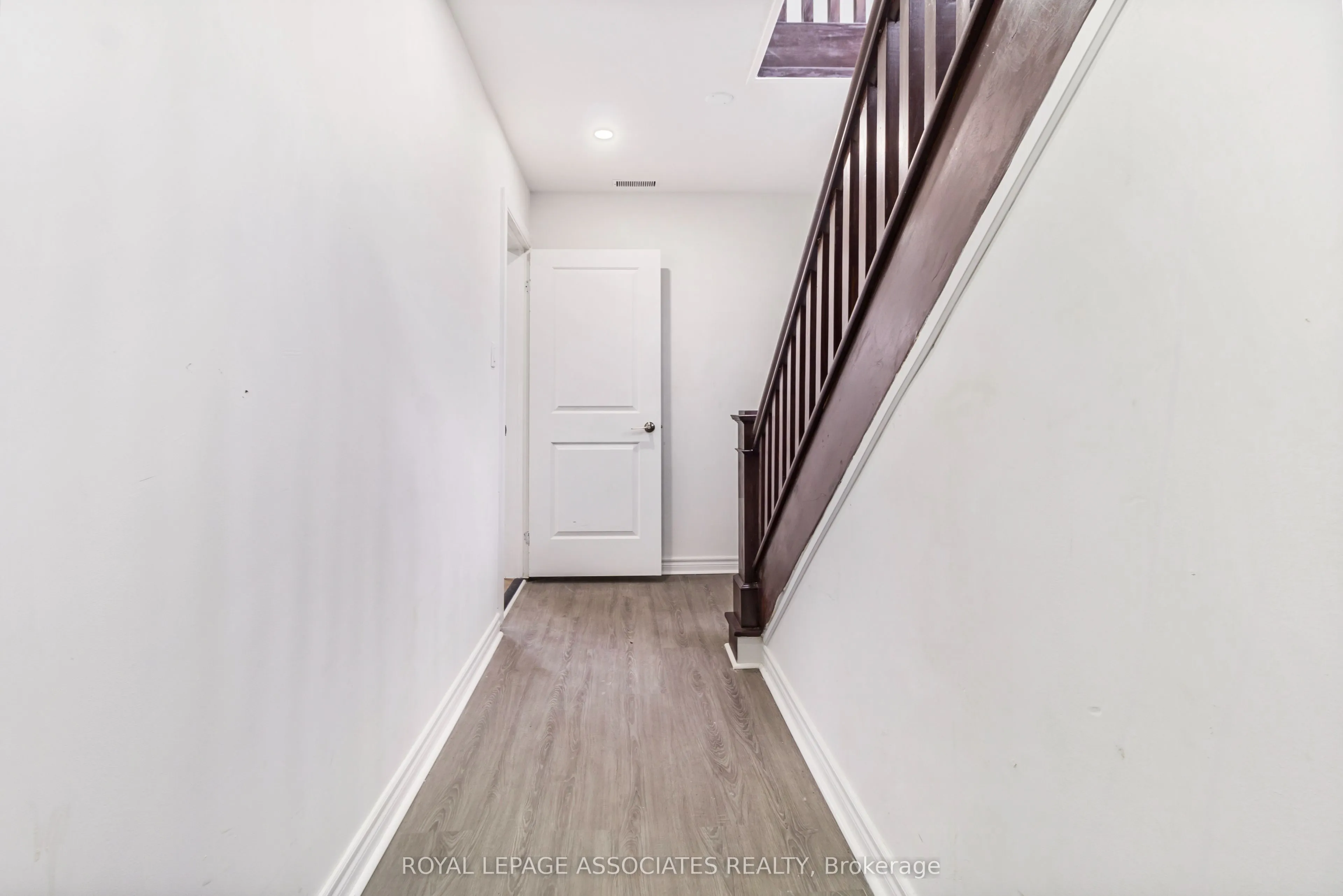 515 Kingston Road W