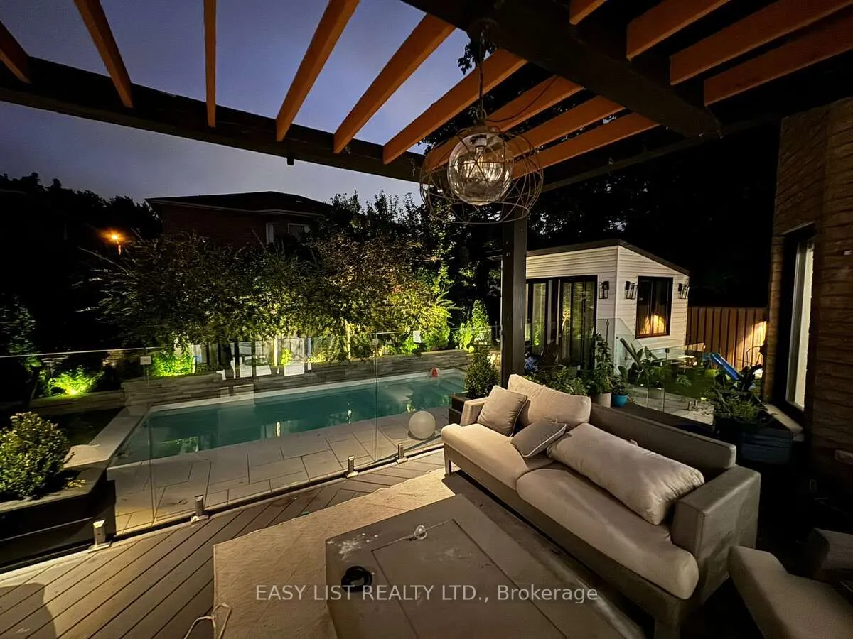 6 Devonridge Crescent