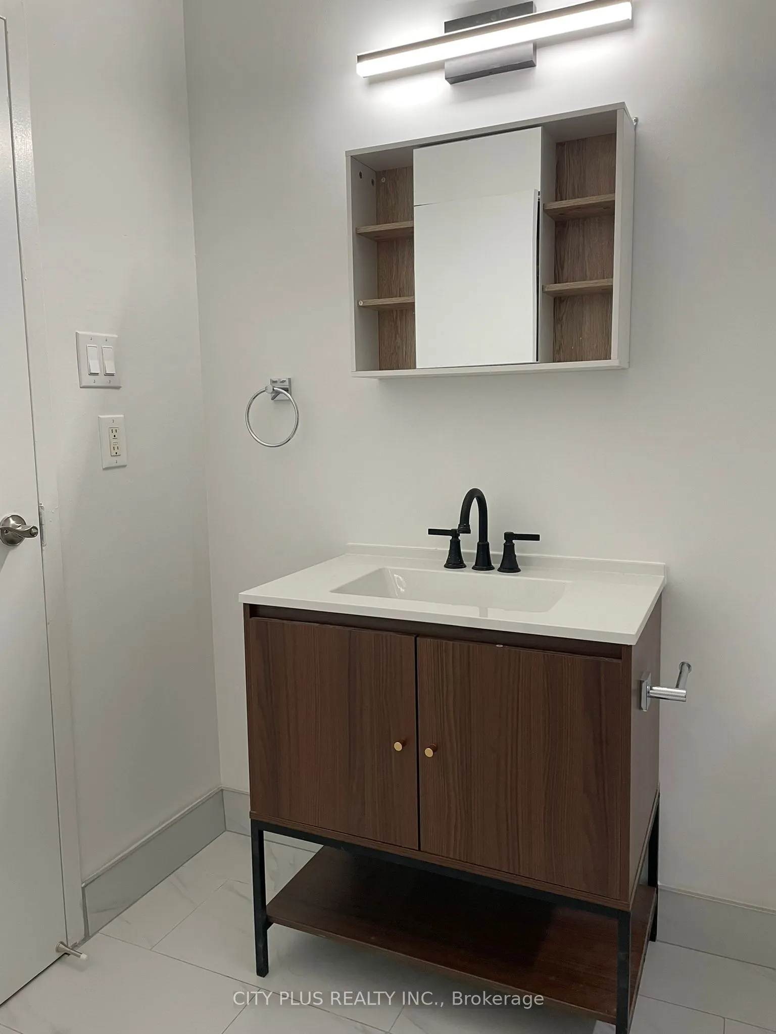 373 Broadview Avenue #7