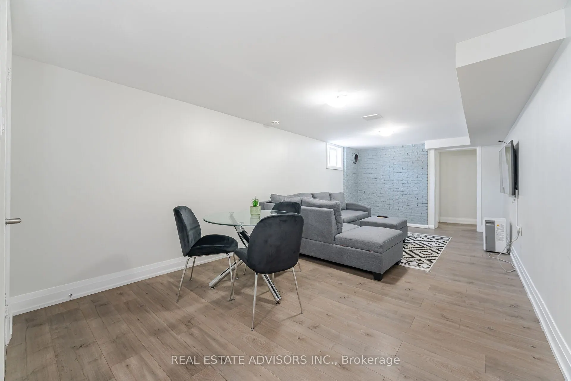 89 Darlingside Drive