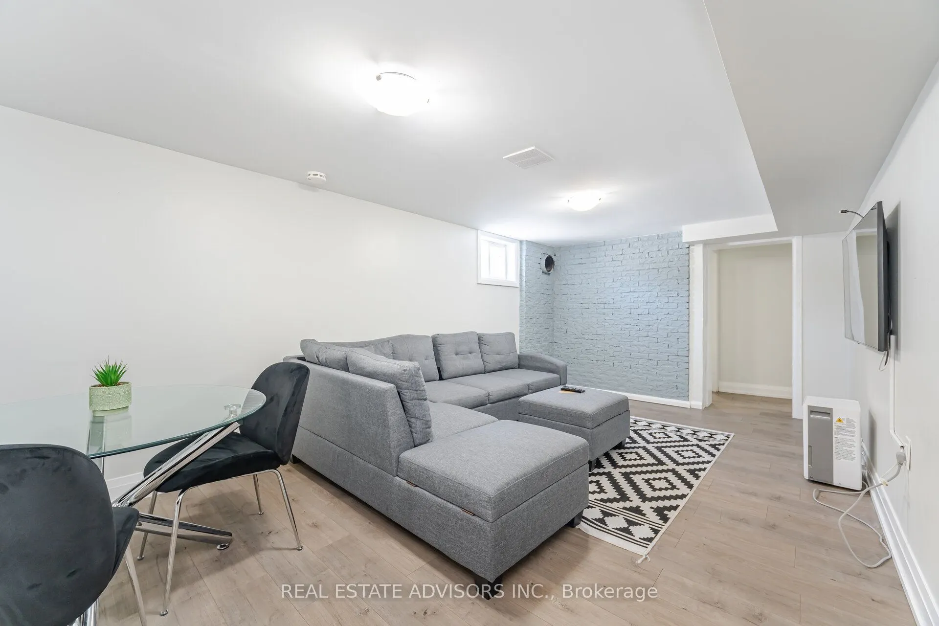 89 Darlingside Drive