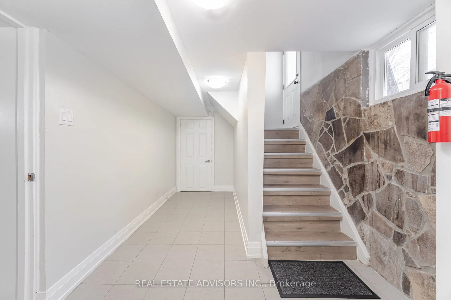 89 Darlingside Drive