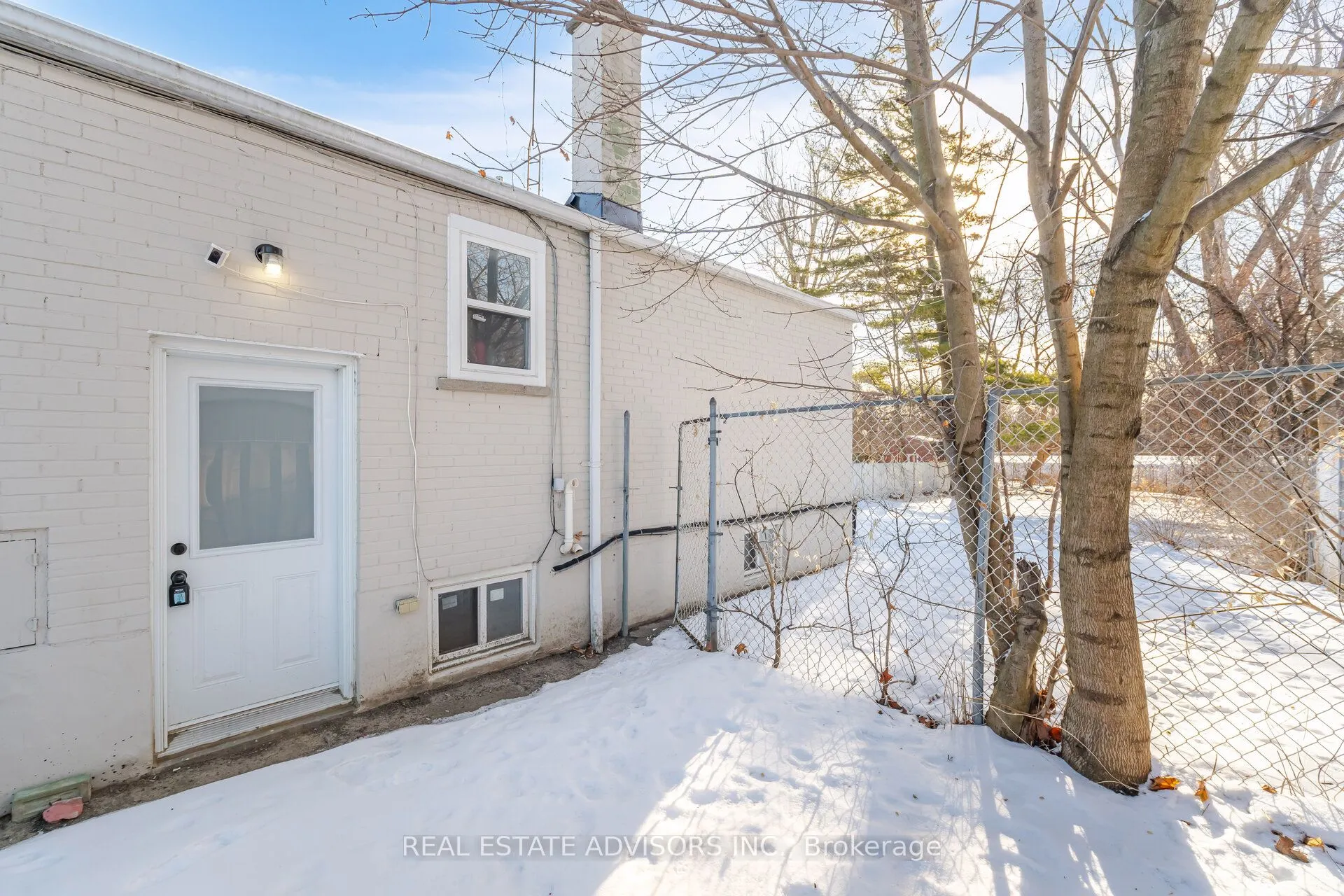 89 Darlingside Drive
