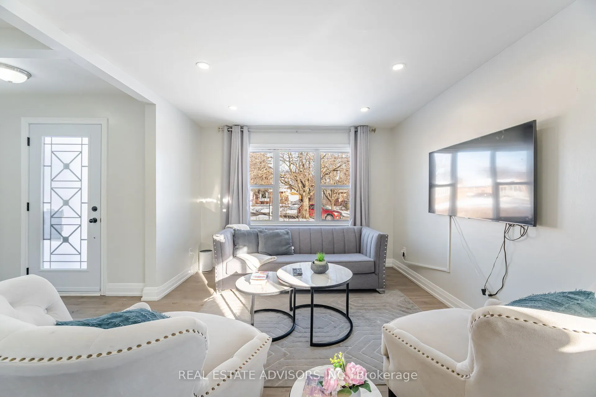 89 Darlingside Drive