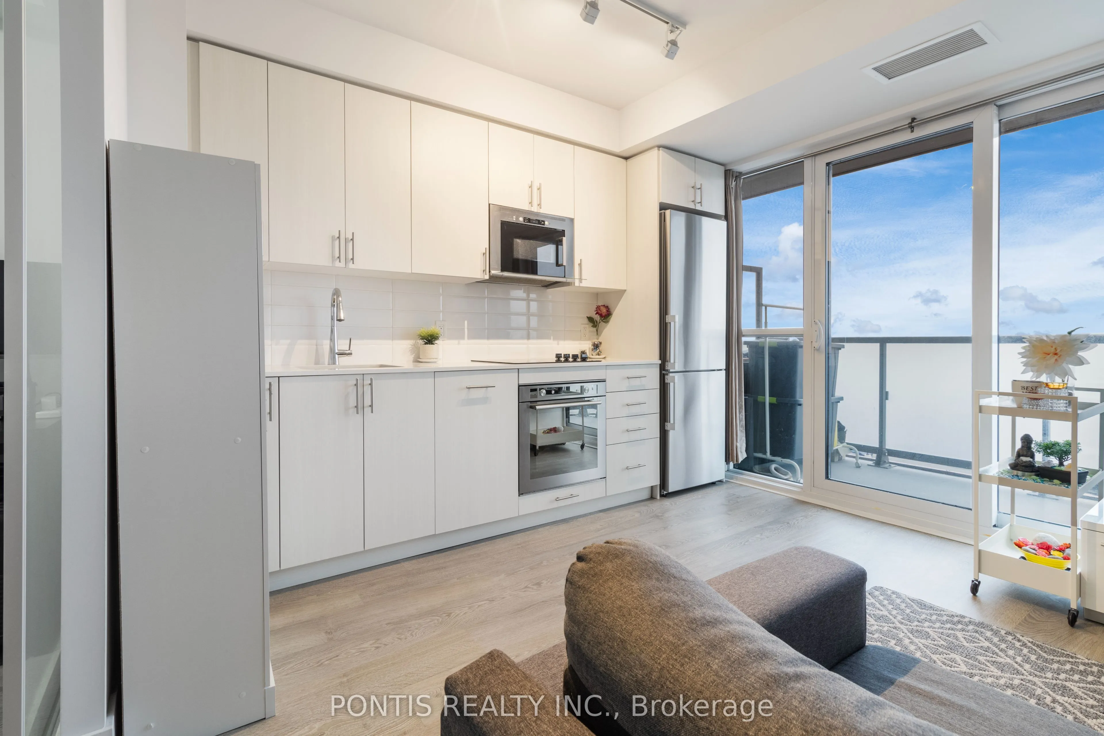 2550 Simcoe Street N #502