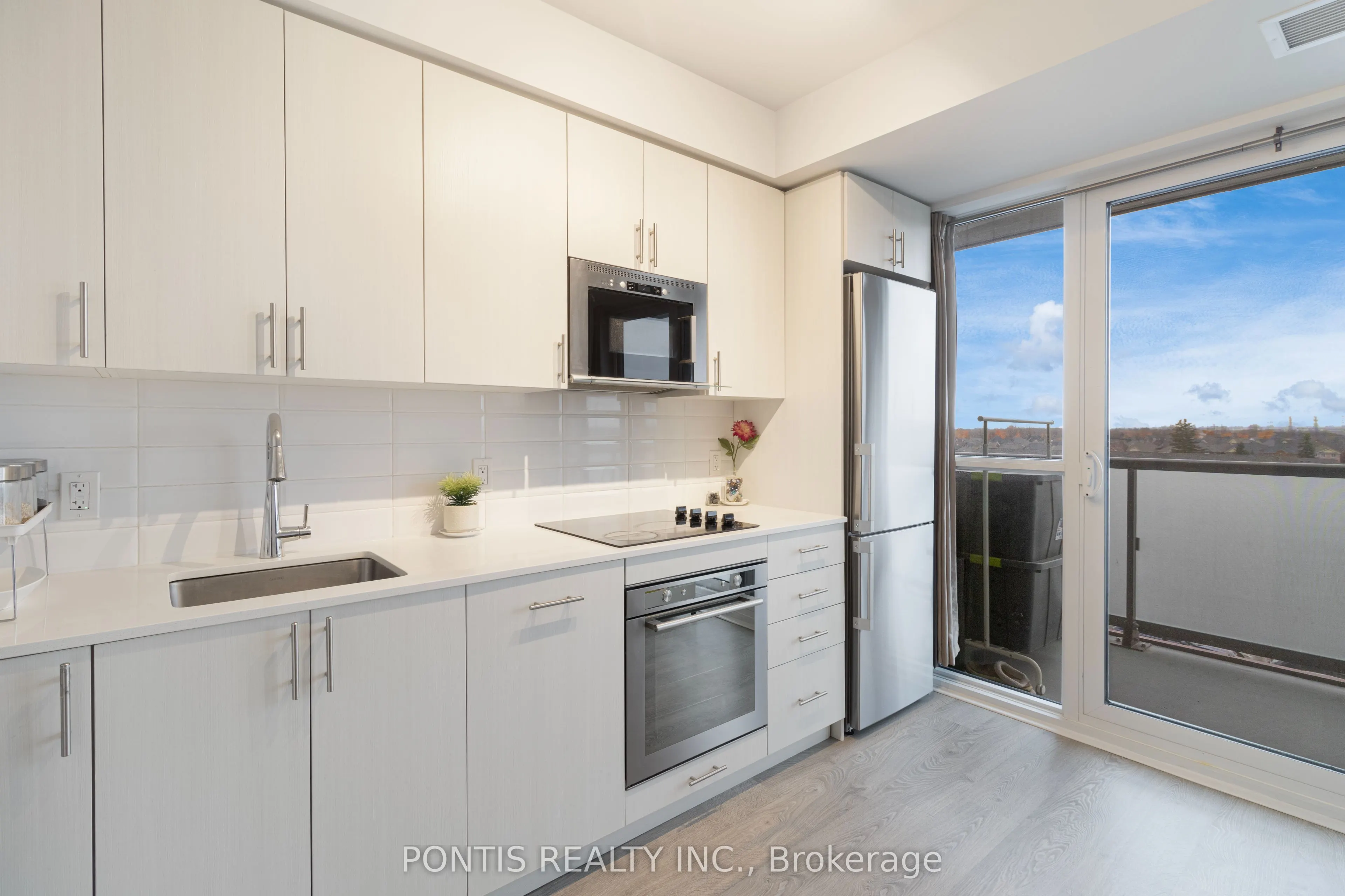 2550 Simcoe Street N #502