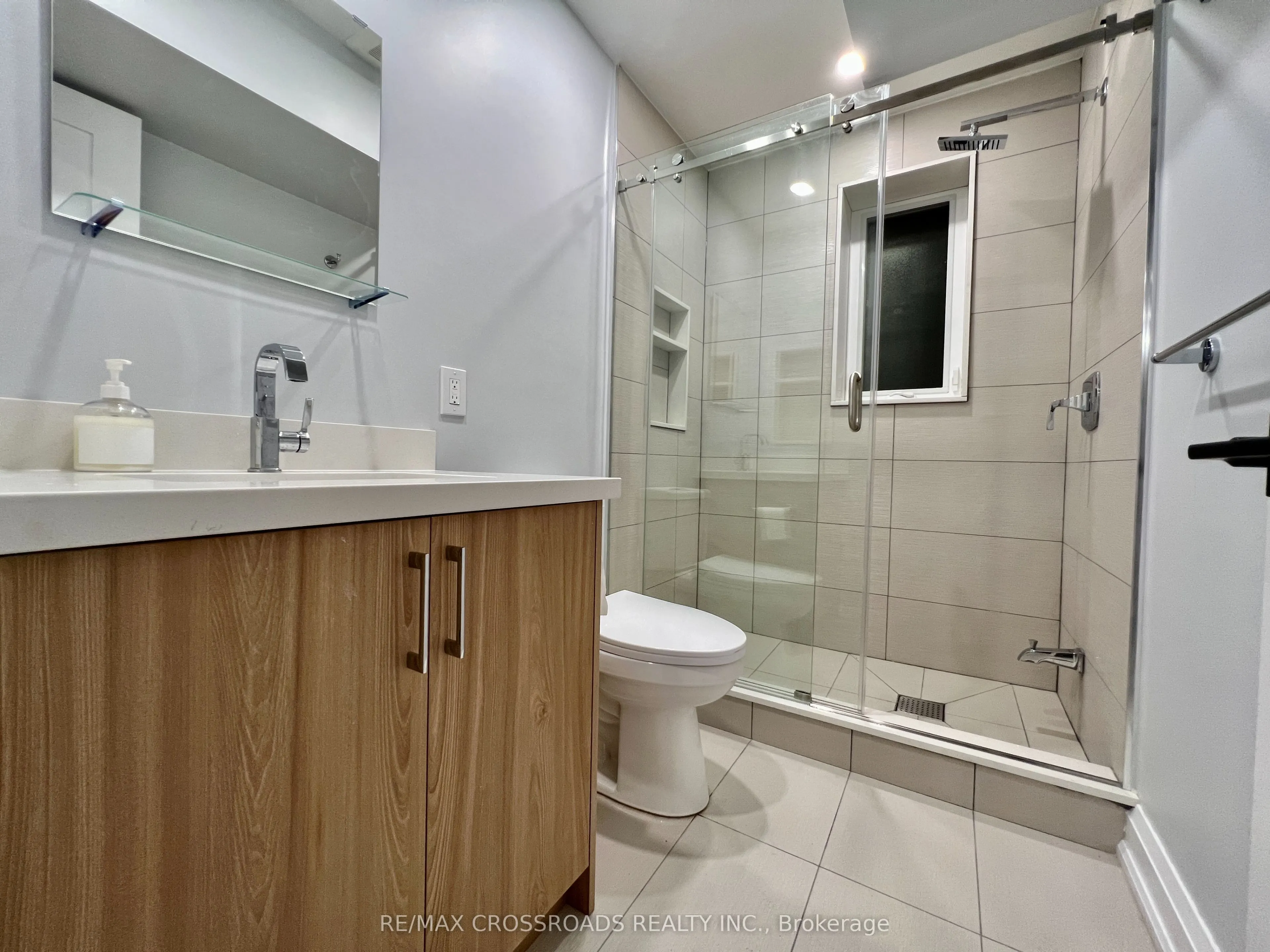 25 GLENSIDE Avenue #1