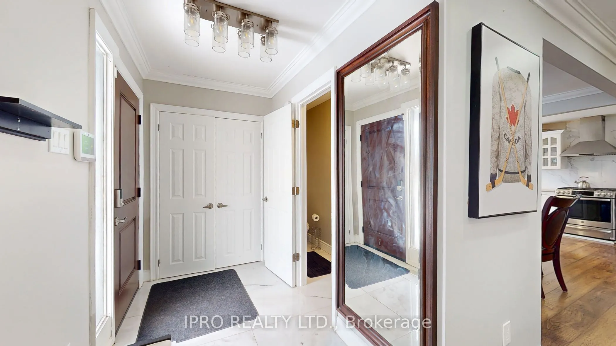 109 Thickson Road S