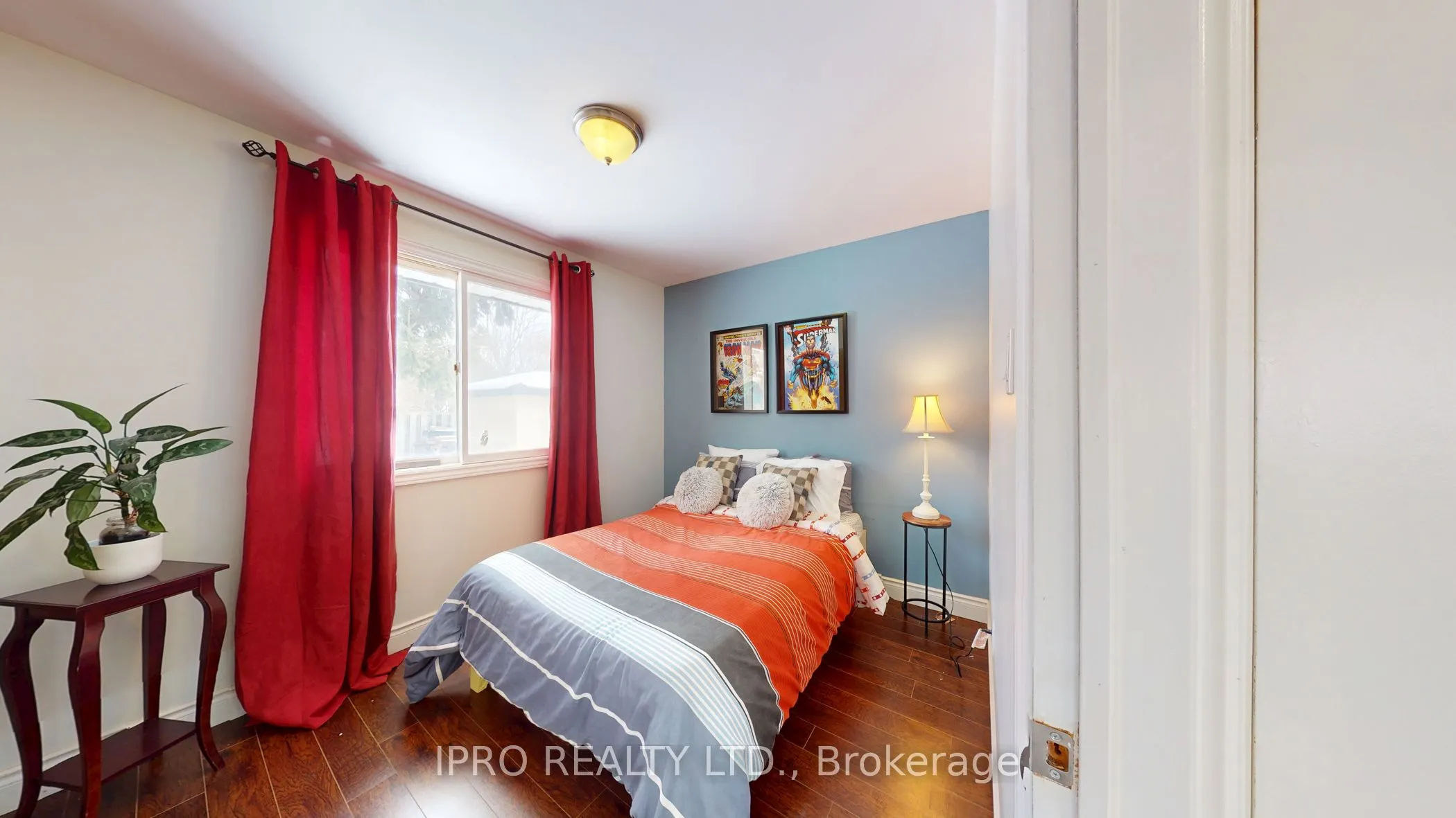 109 Thickson Road S