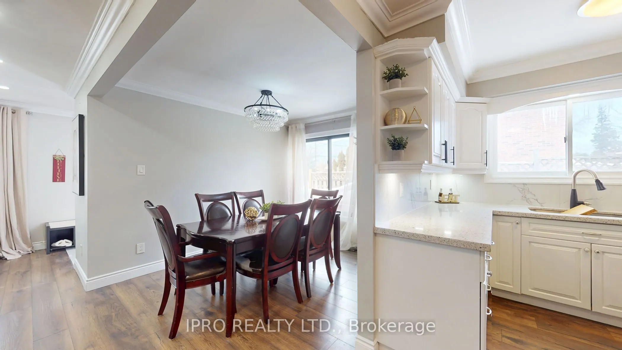 109 Thickson Road S