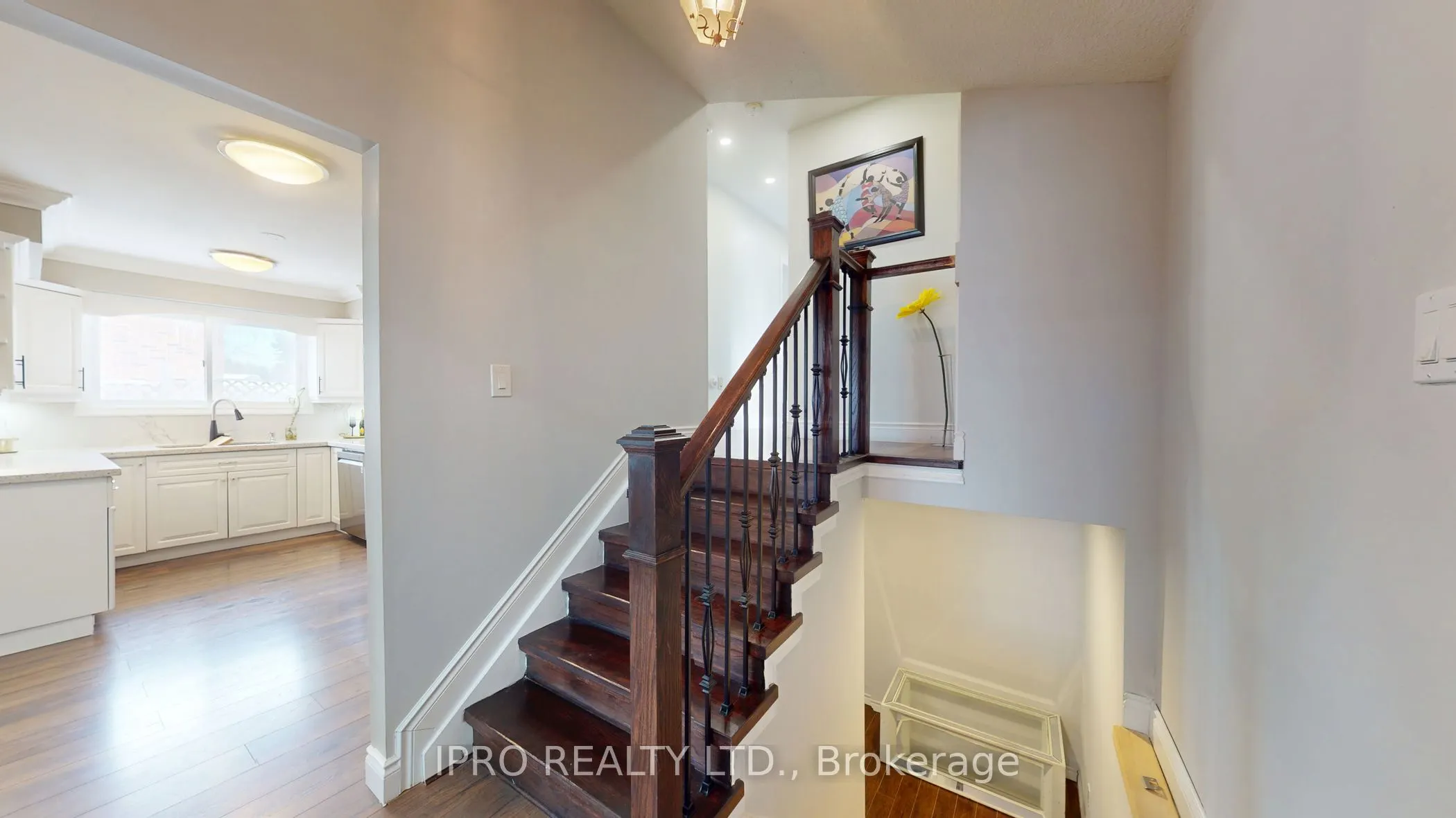 109 Thickson Road S