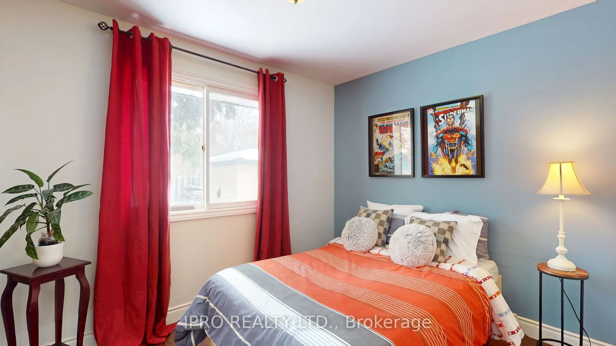 109 Thickson Road S