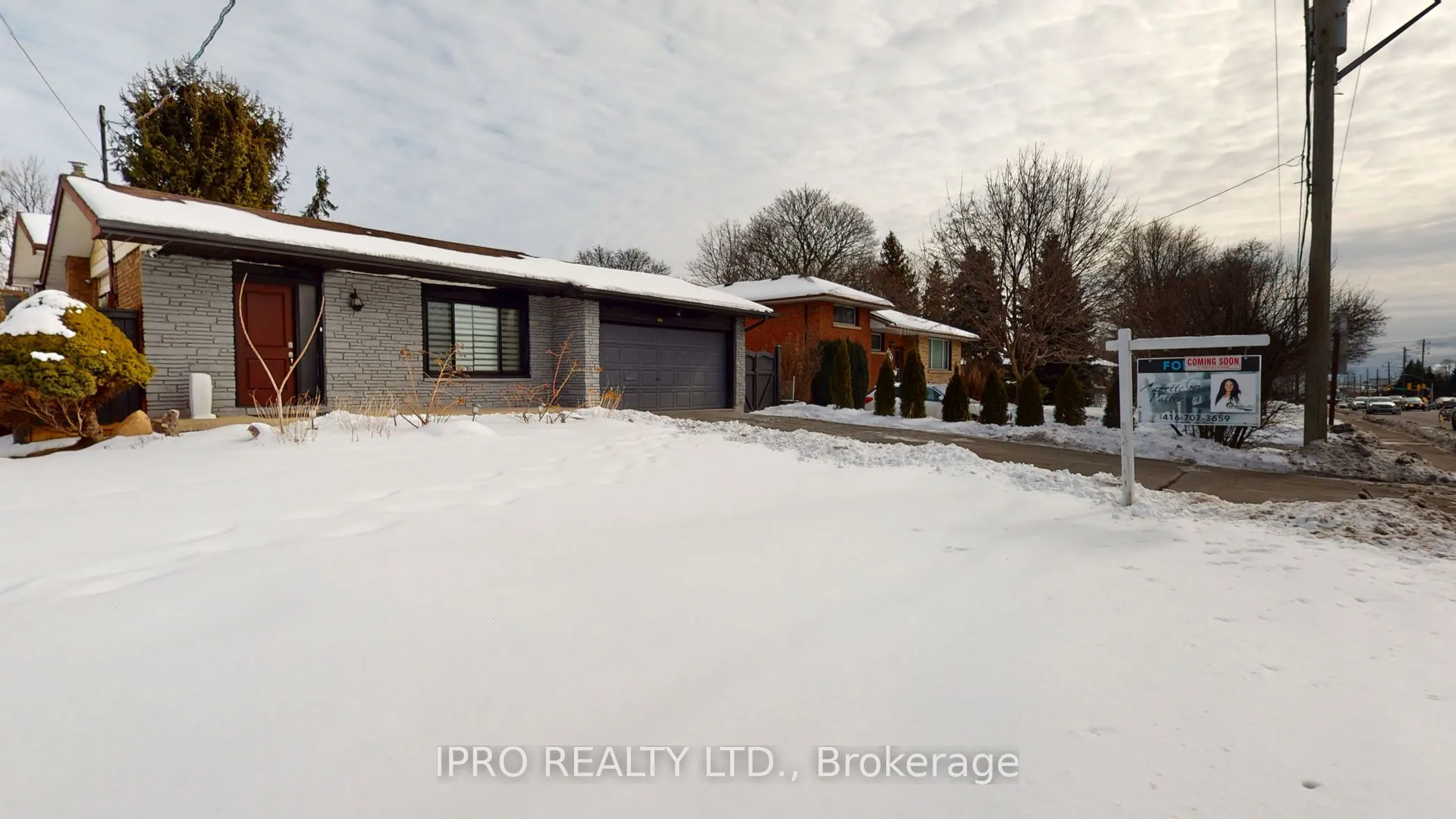 109 Thickson Road S