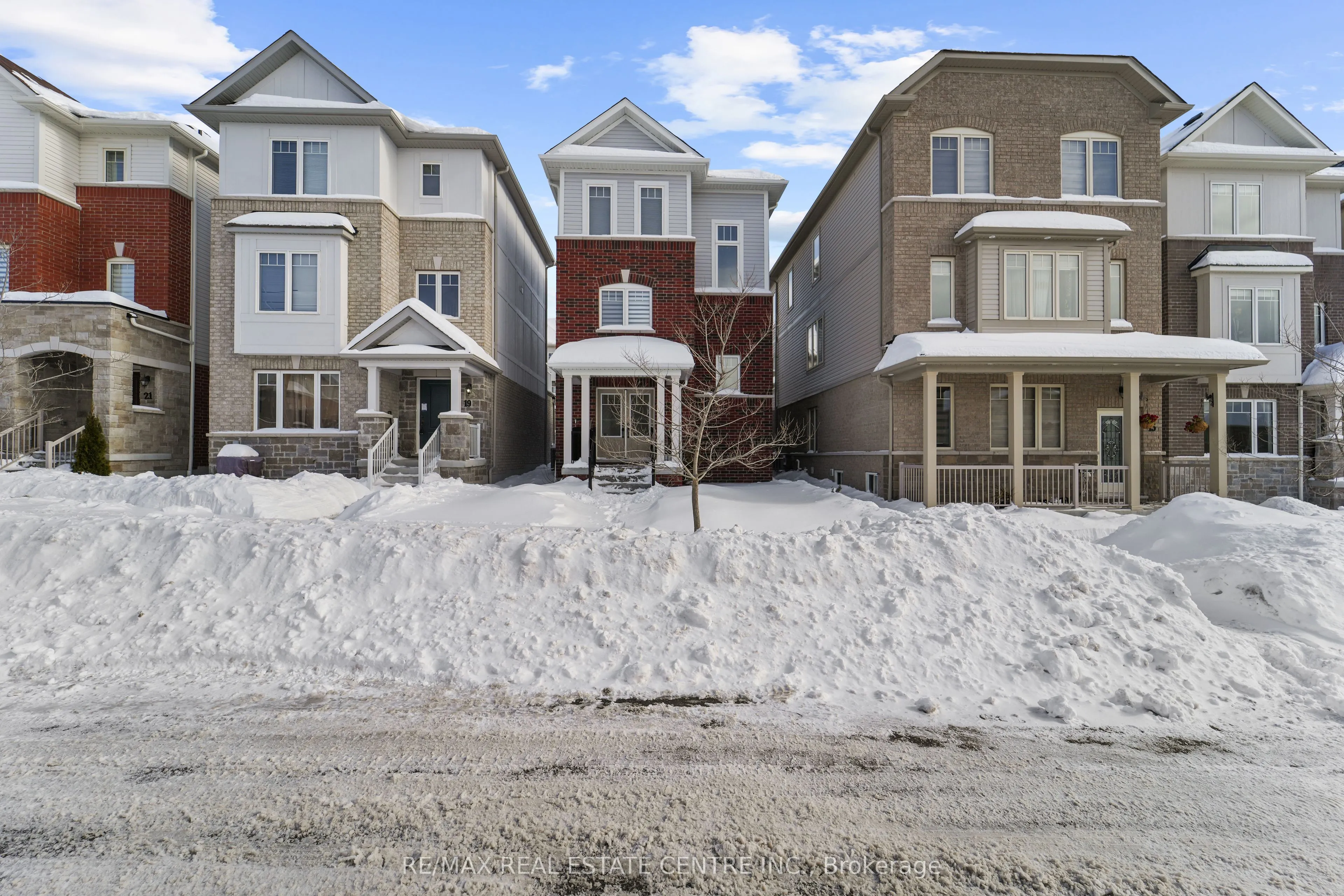 17 Devineridge Avenue