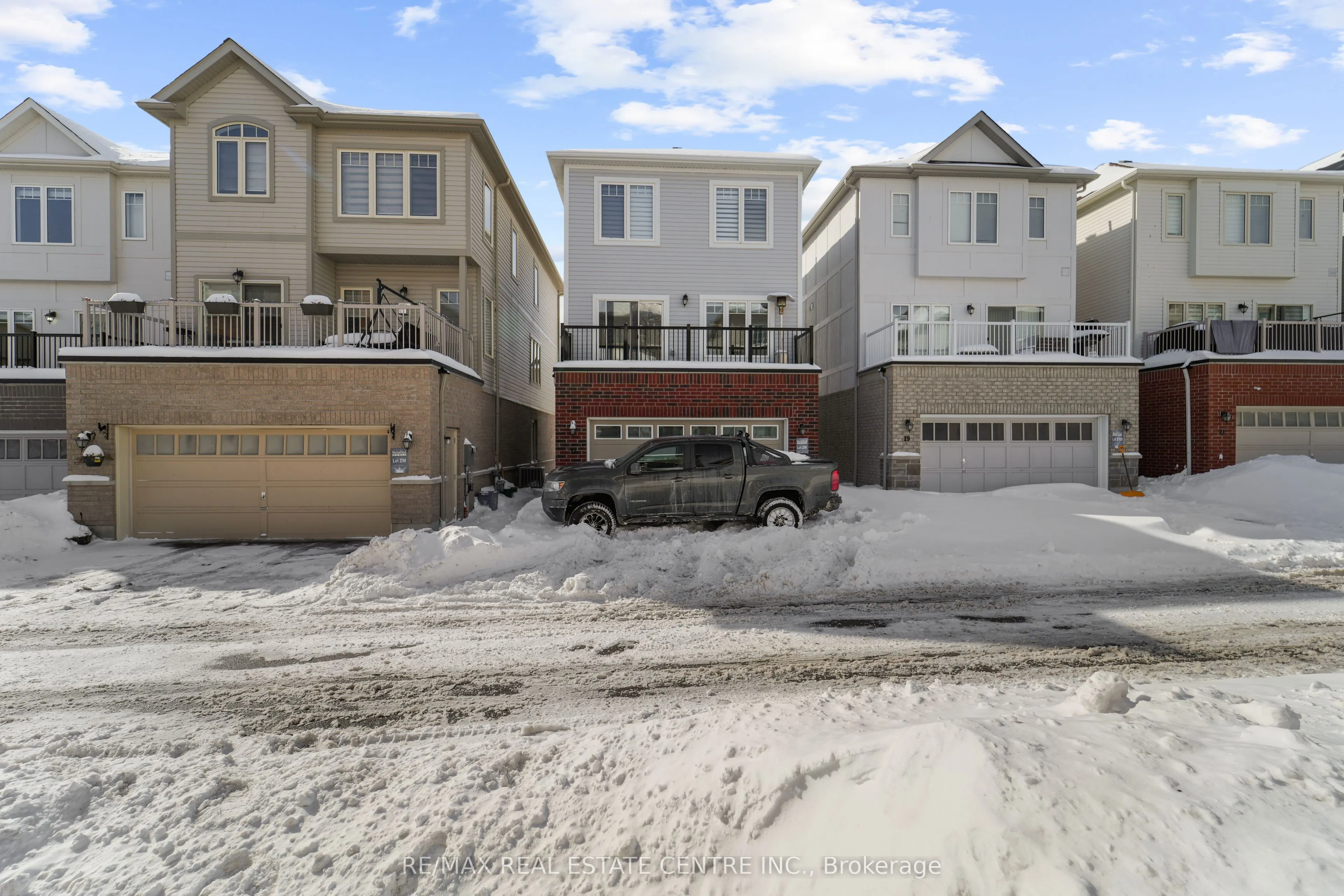 17 Devineridge Avenue