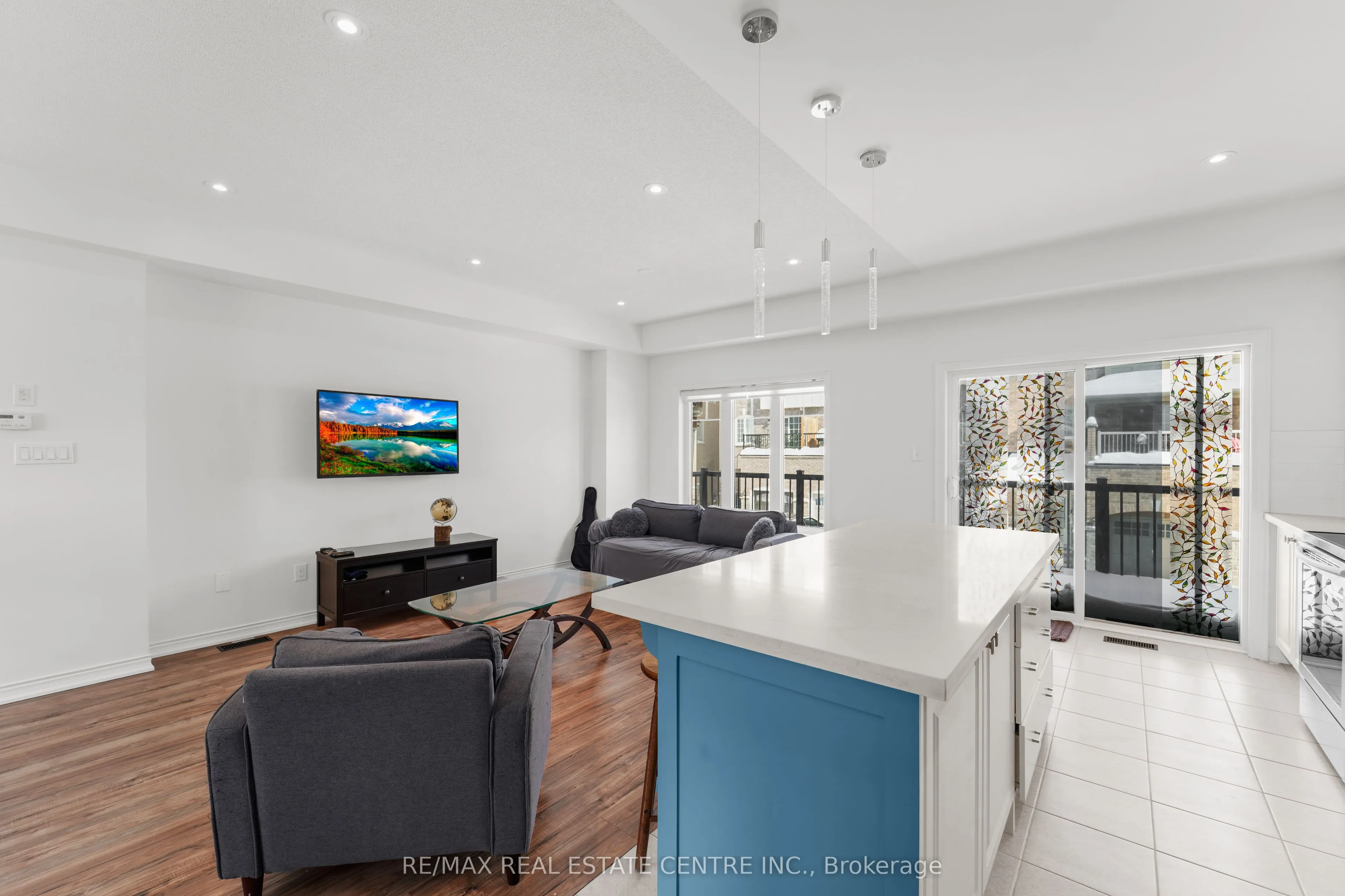 17 Devineridge Avenue
