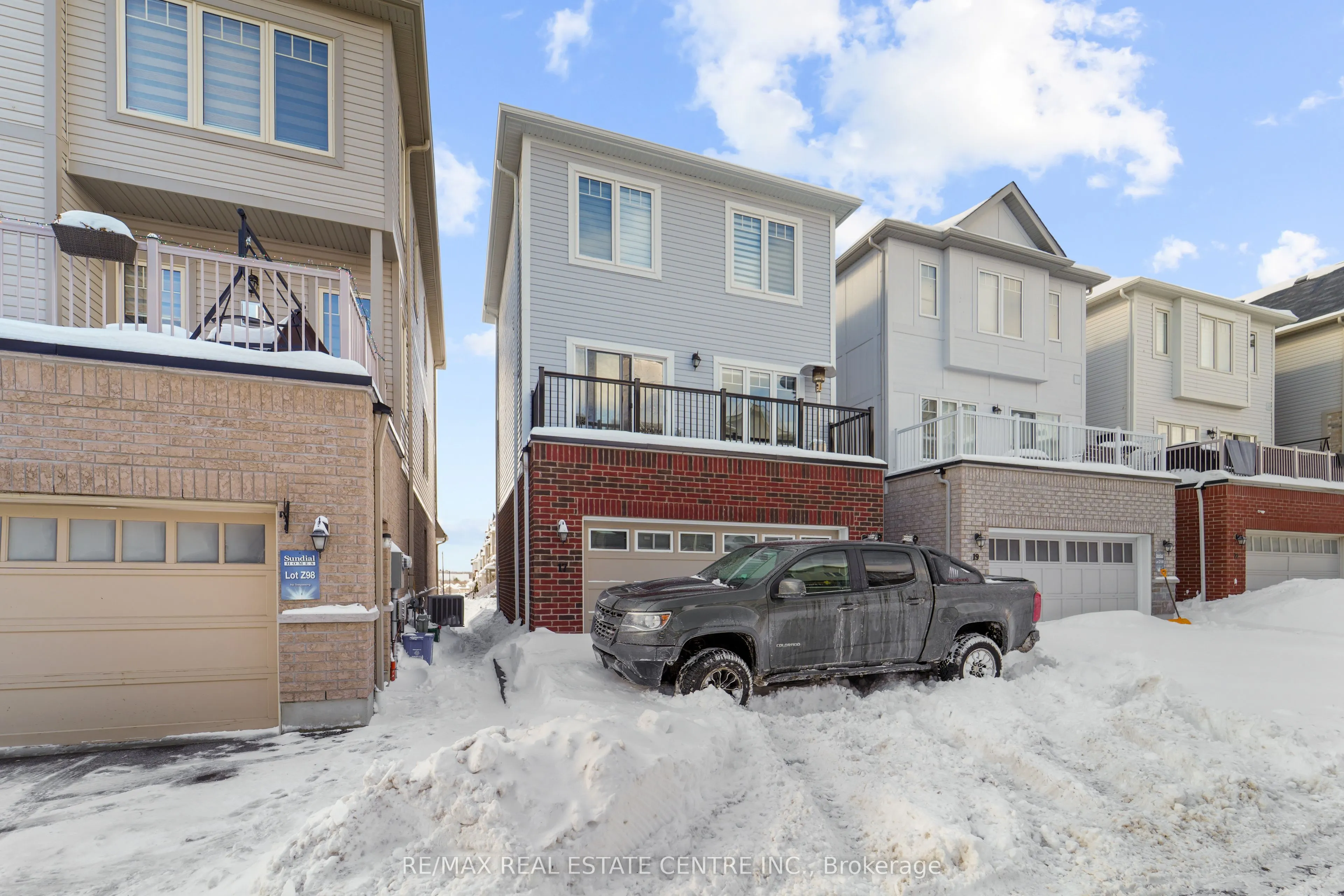 17 Devineridge Avenue