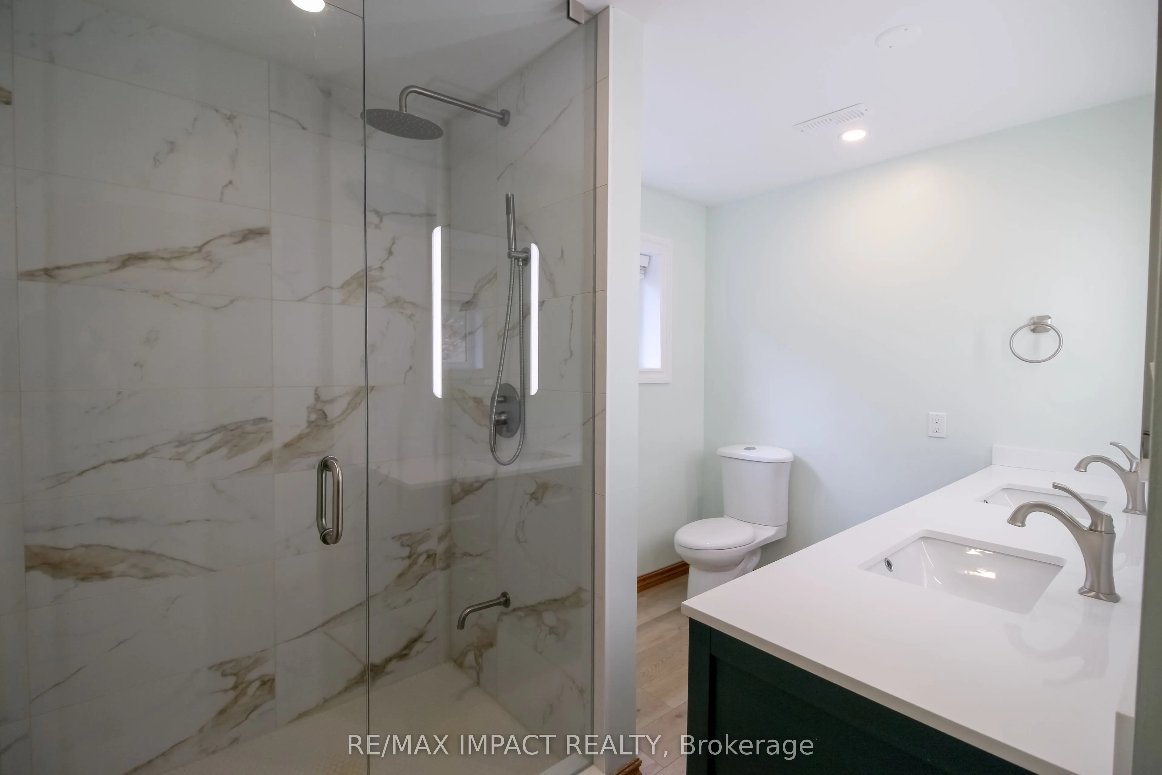215 Raglan Road W
