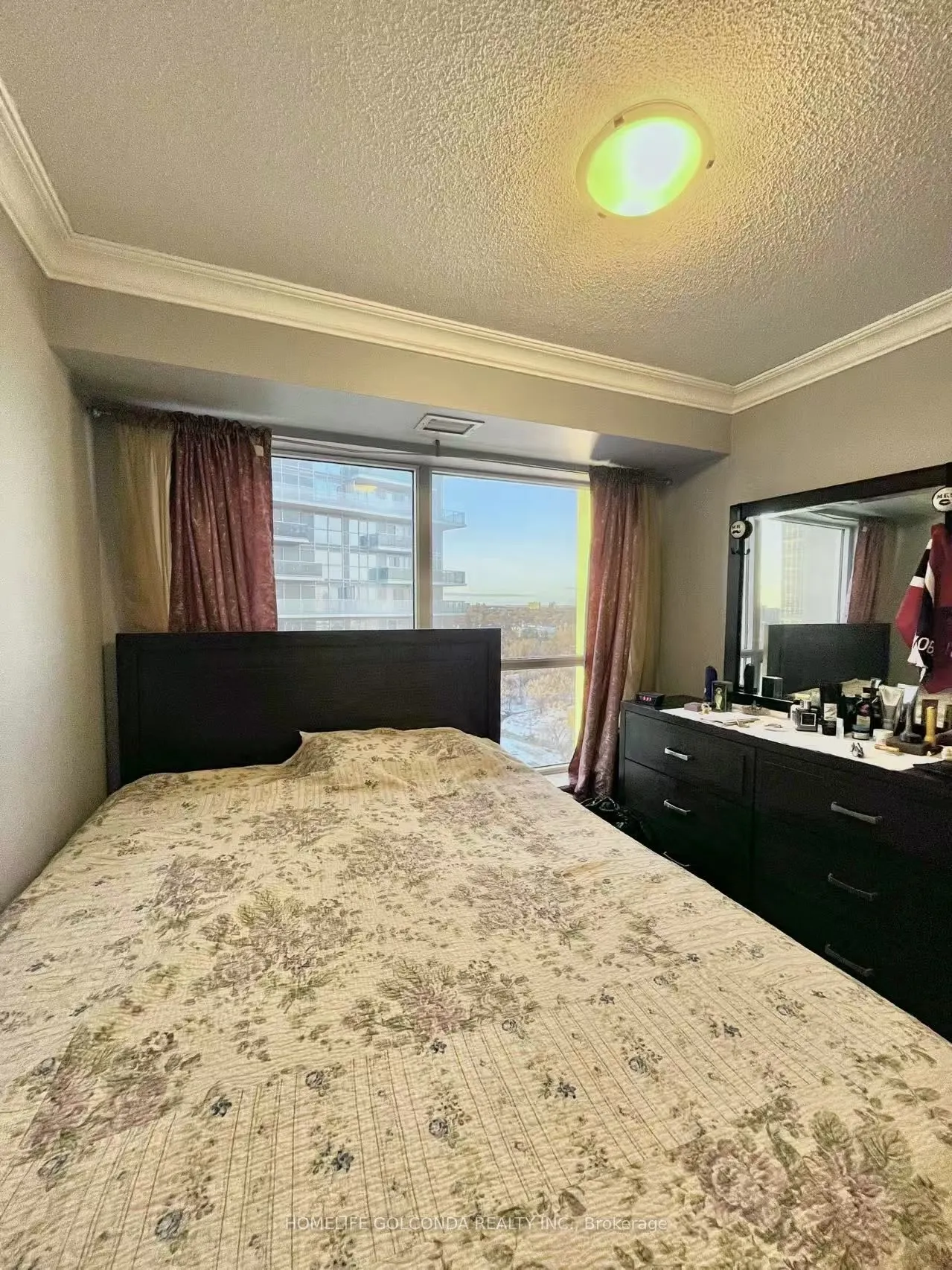 181 Village Green Square #1419