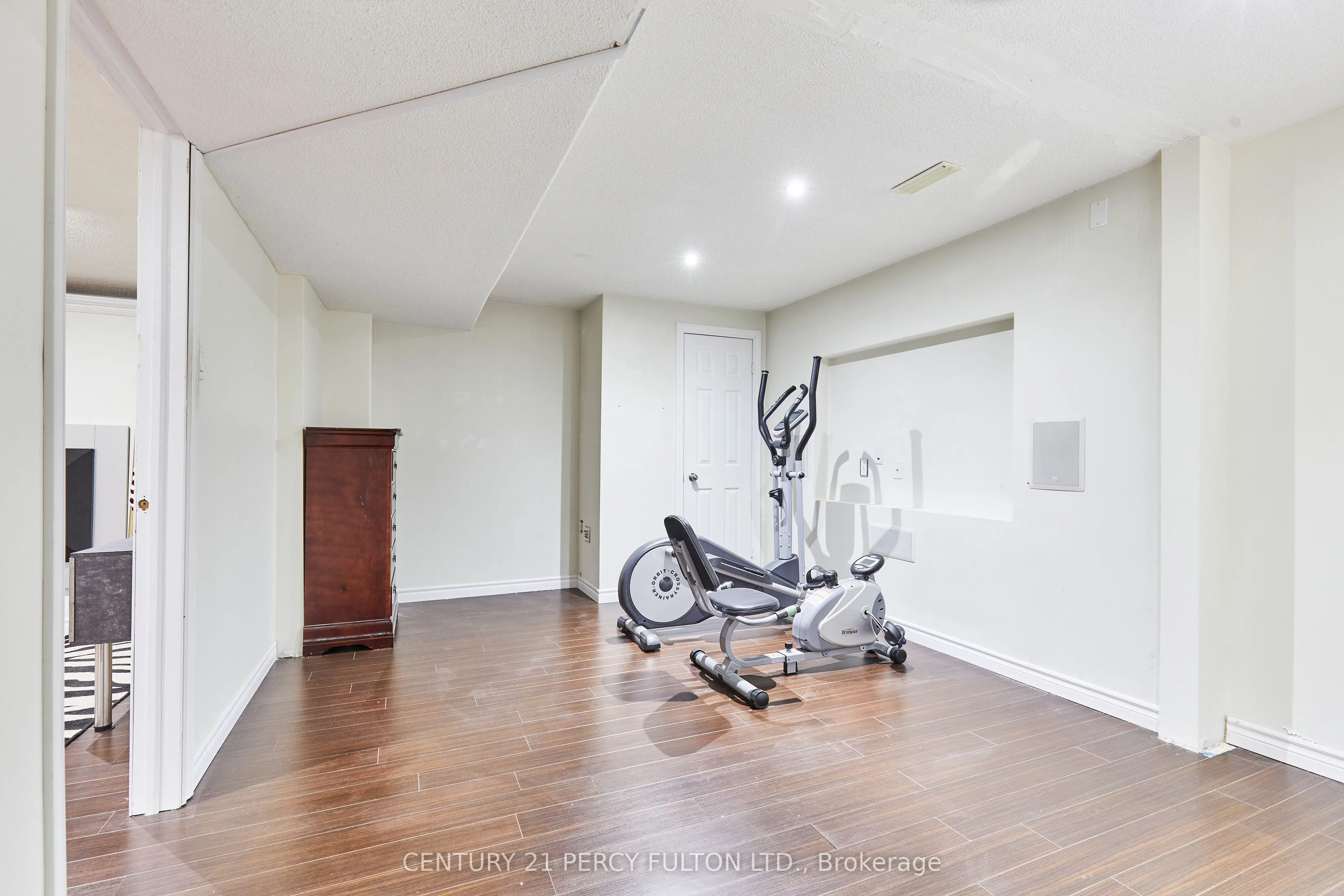 69 Westacott Crescent