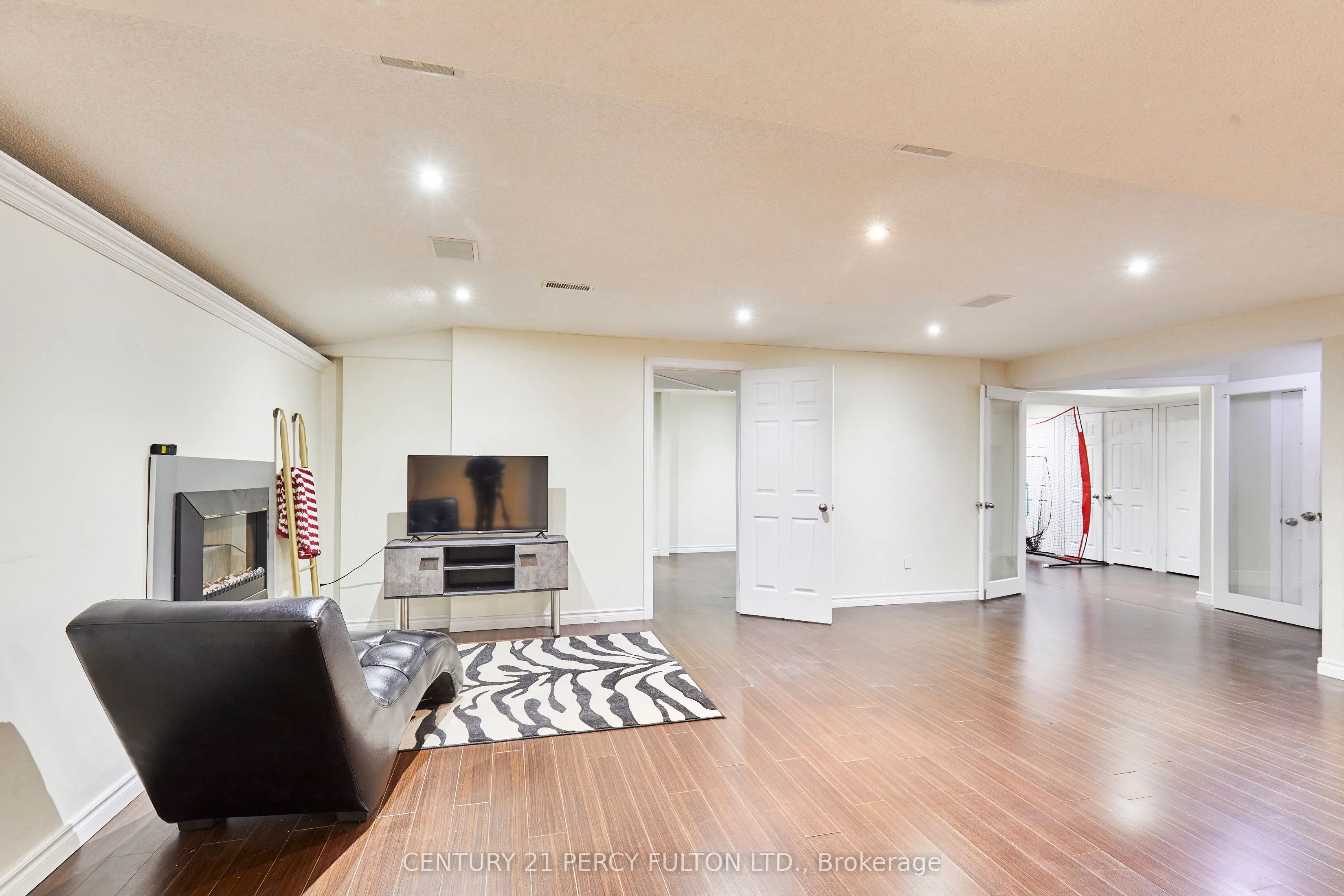 69 Westacott Crescent