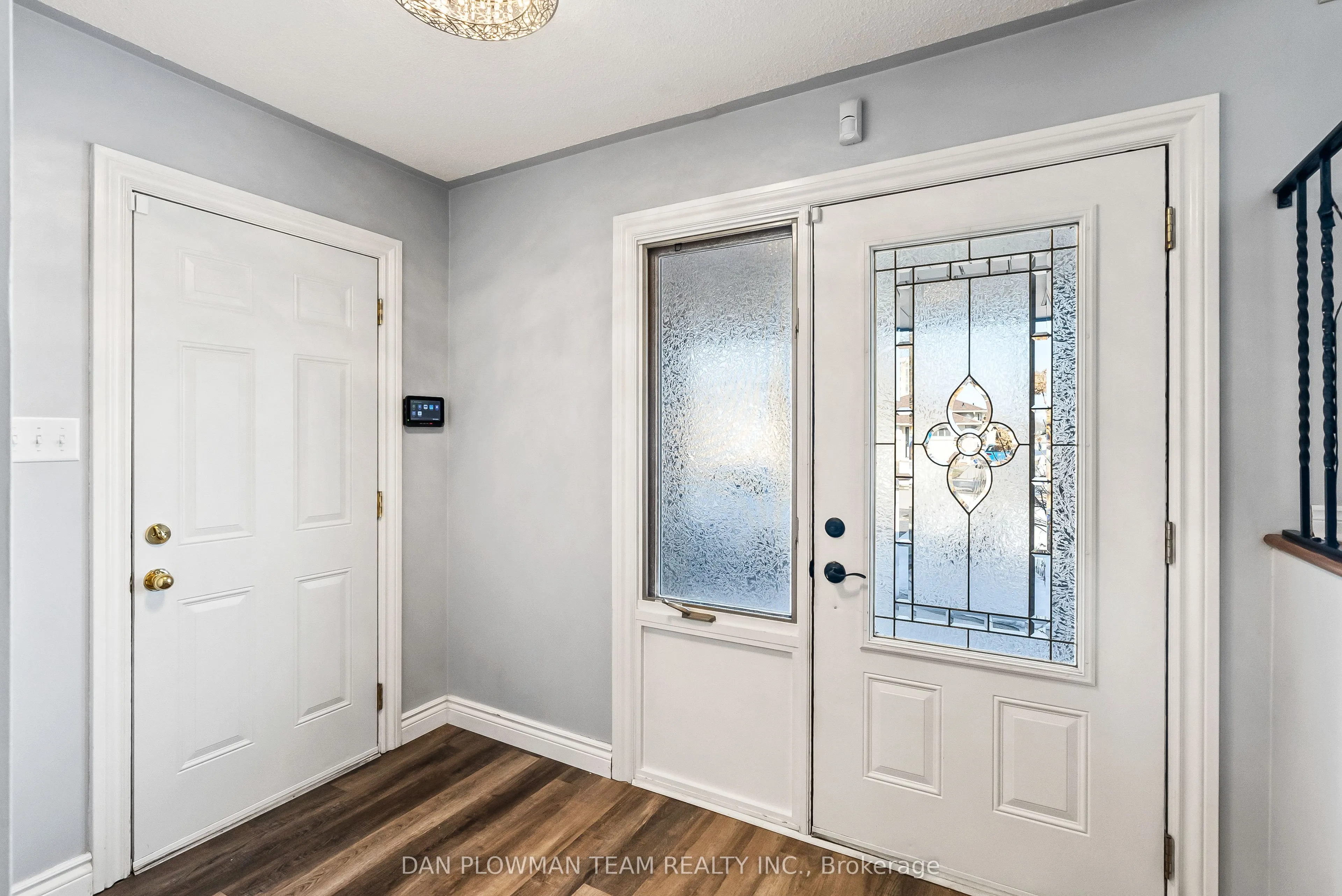 880 Carnaby Crescent