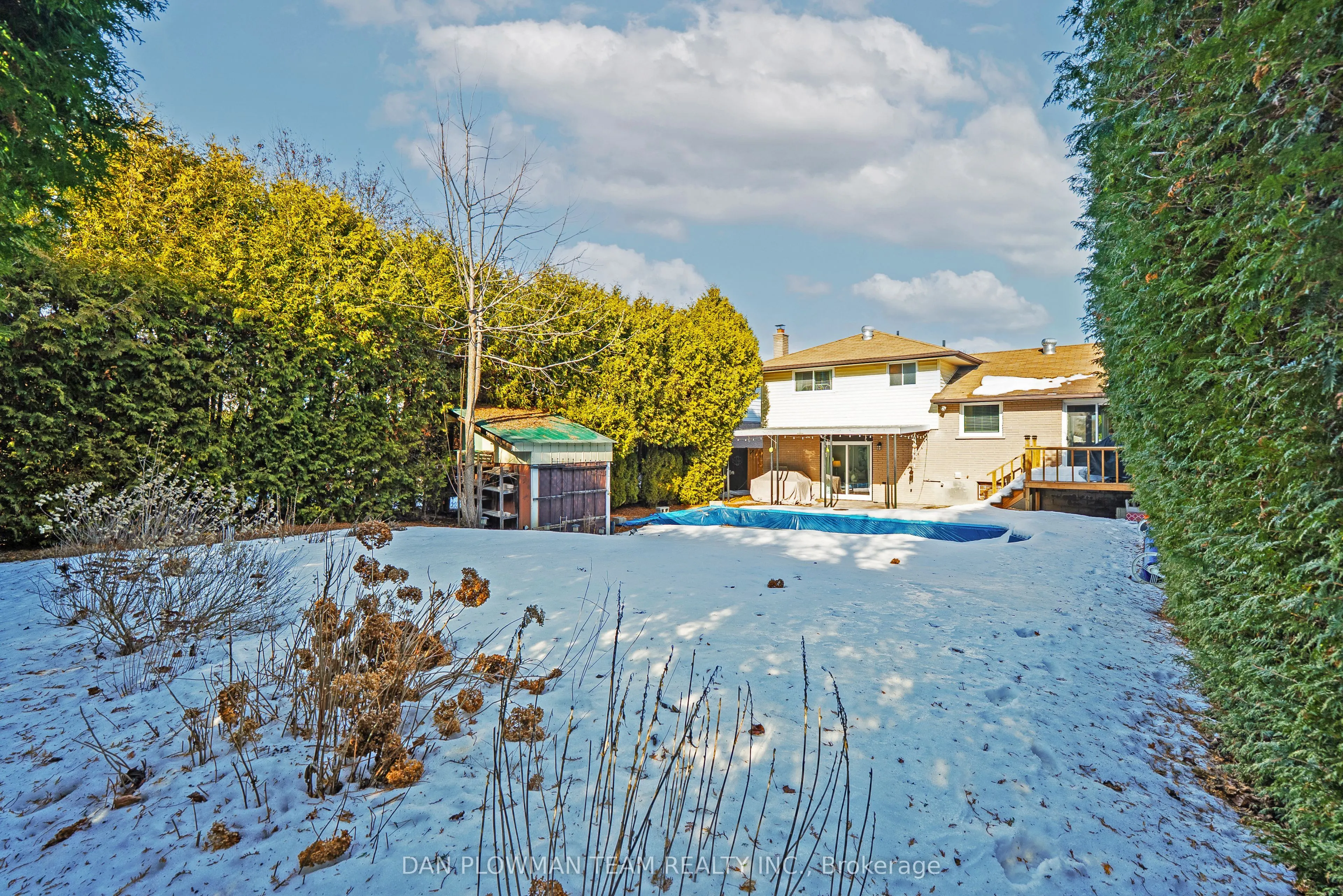 880 Carnaby Crescent