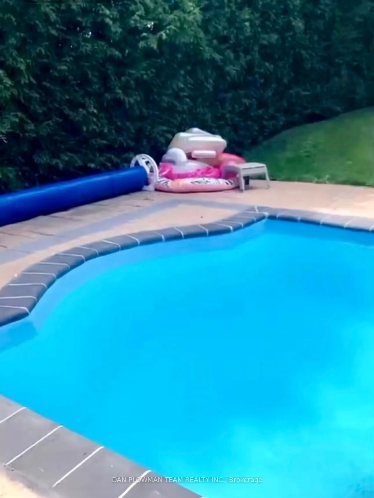 880 Carnaby Crescent