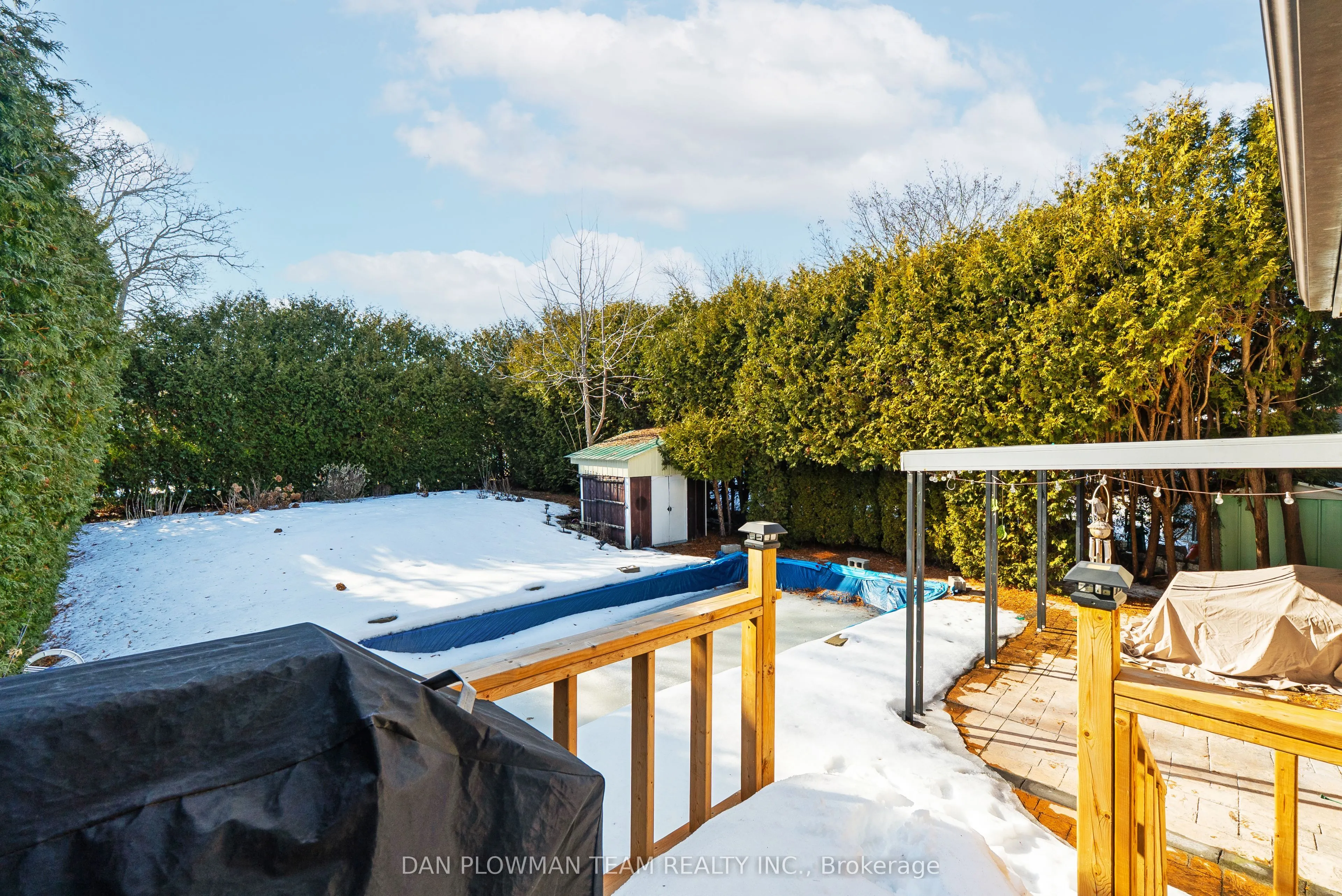 880 Carnaby Crescent